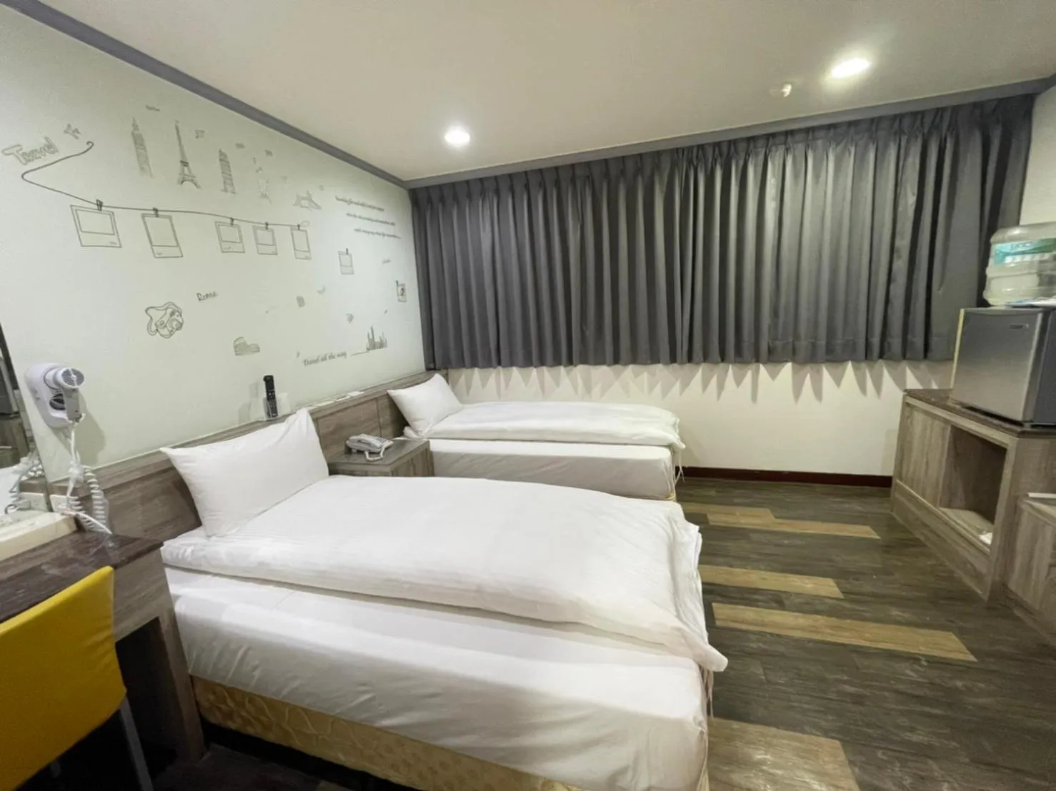 Photo of the whole room, Bed in A22 Wei Lu Hotel