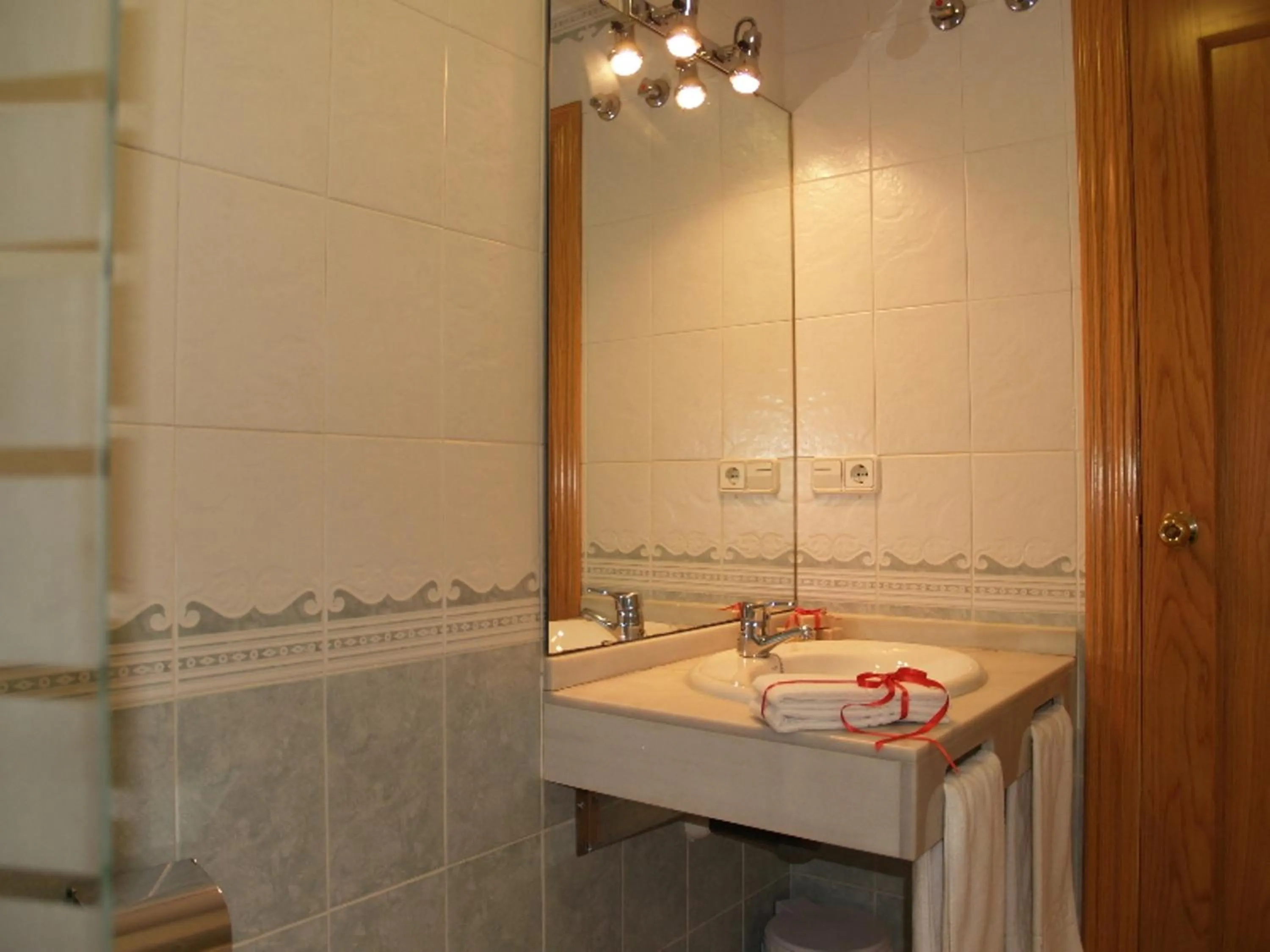 Bathroom in Hotel Corona de Atarfe