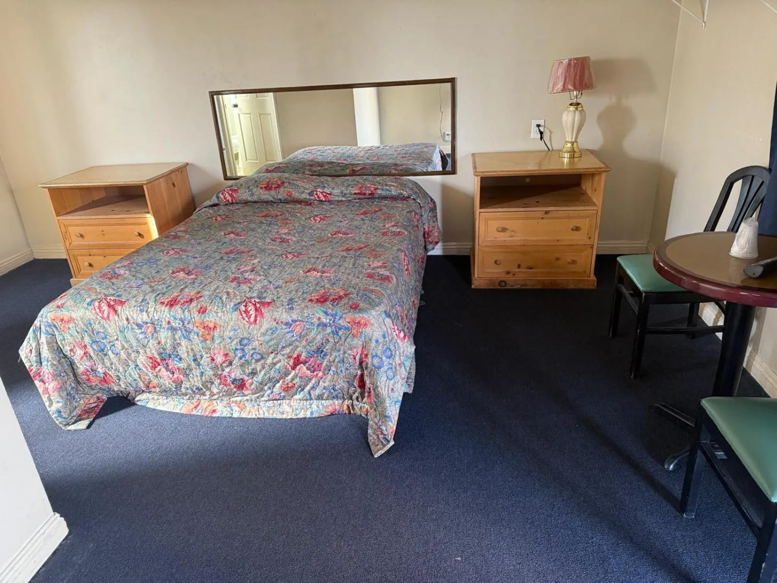 Bed in El Rancho Motel, Pasadena