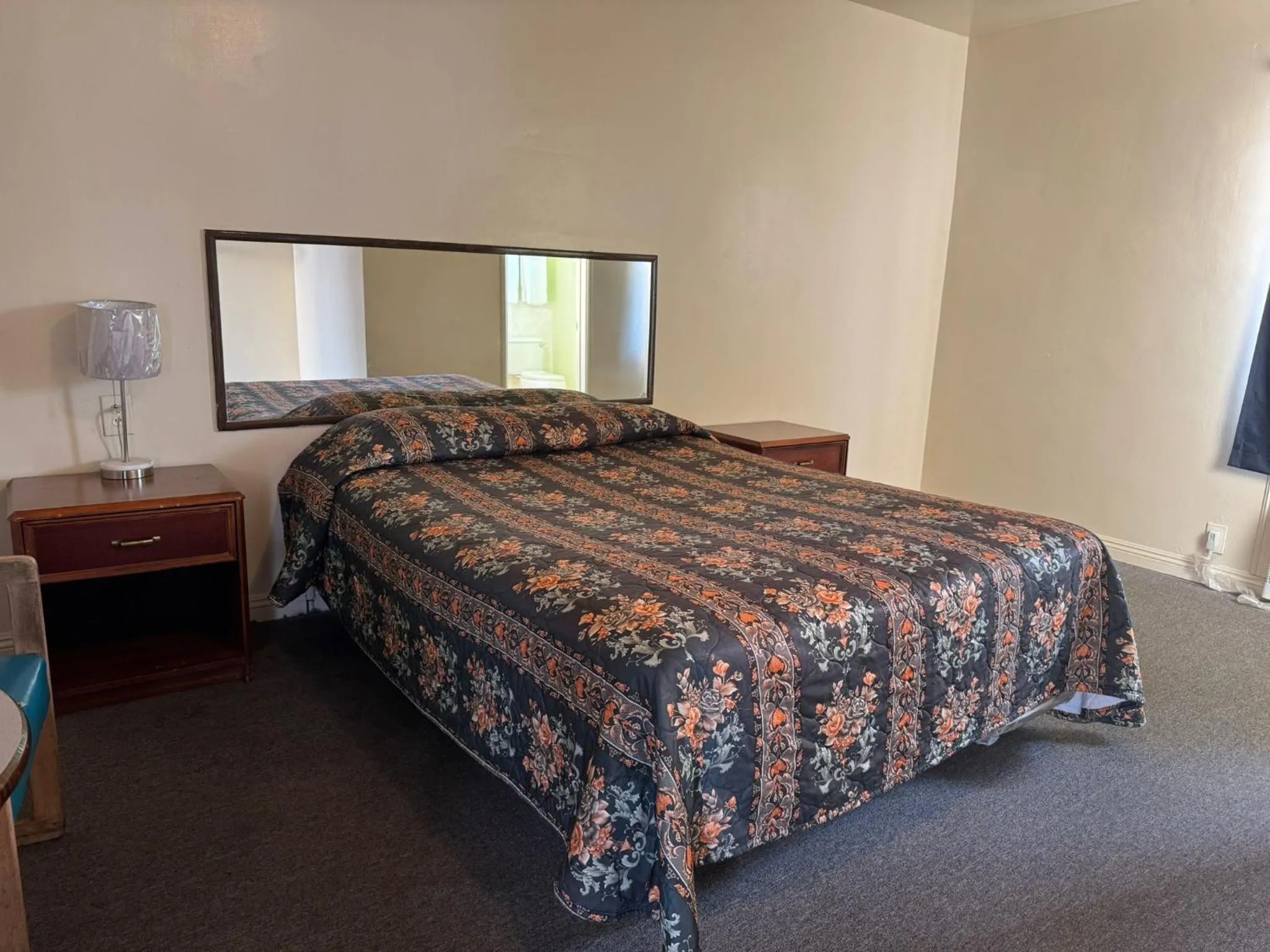 Bed in El Rancho Motel, Pasadena