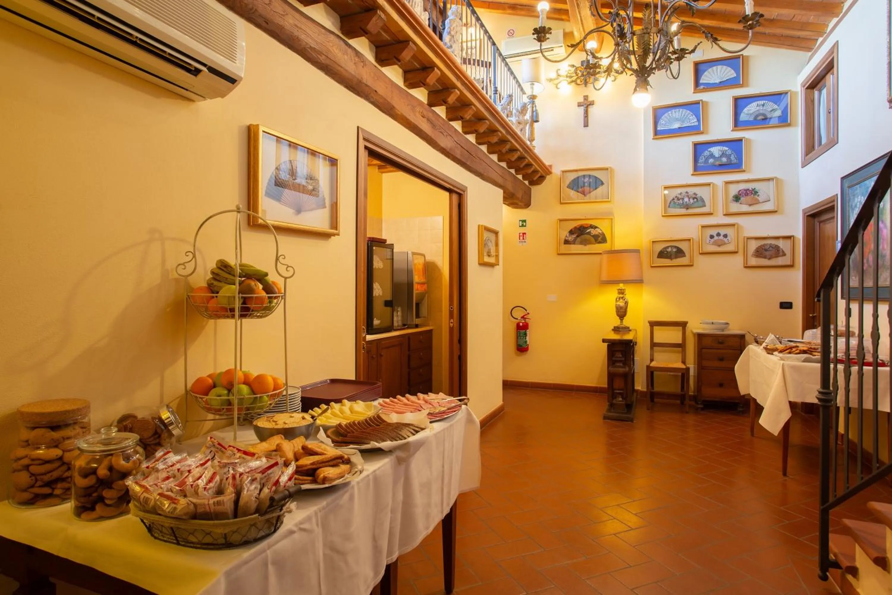 Buffet breakfast in Palazzo Graziani