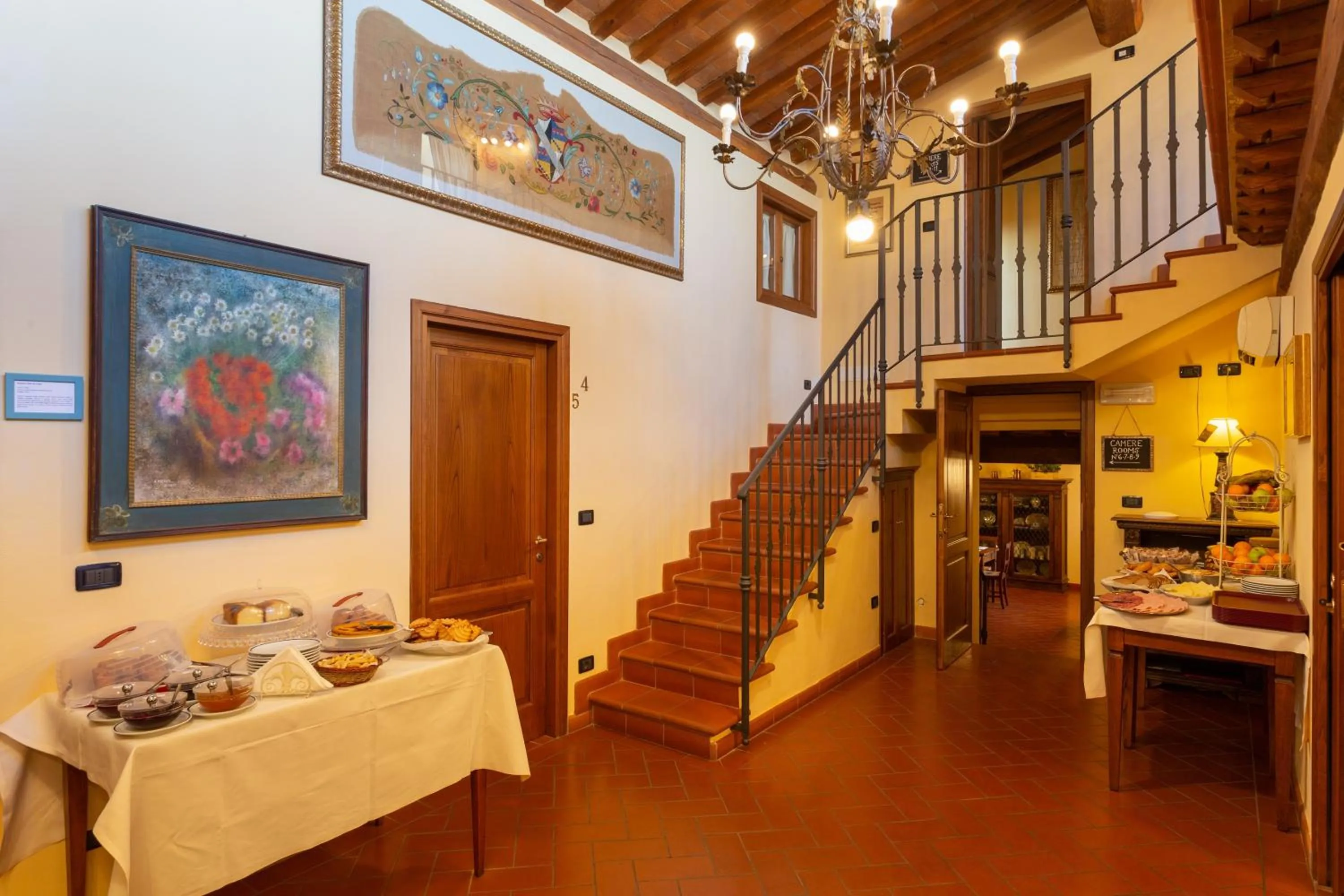 Buffet breakfast in Palazzo Graziani