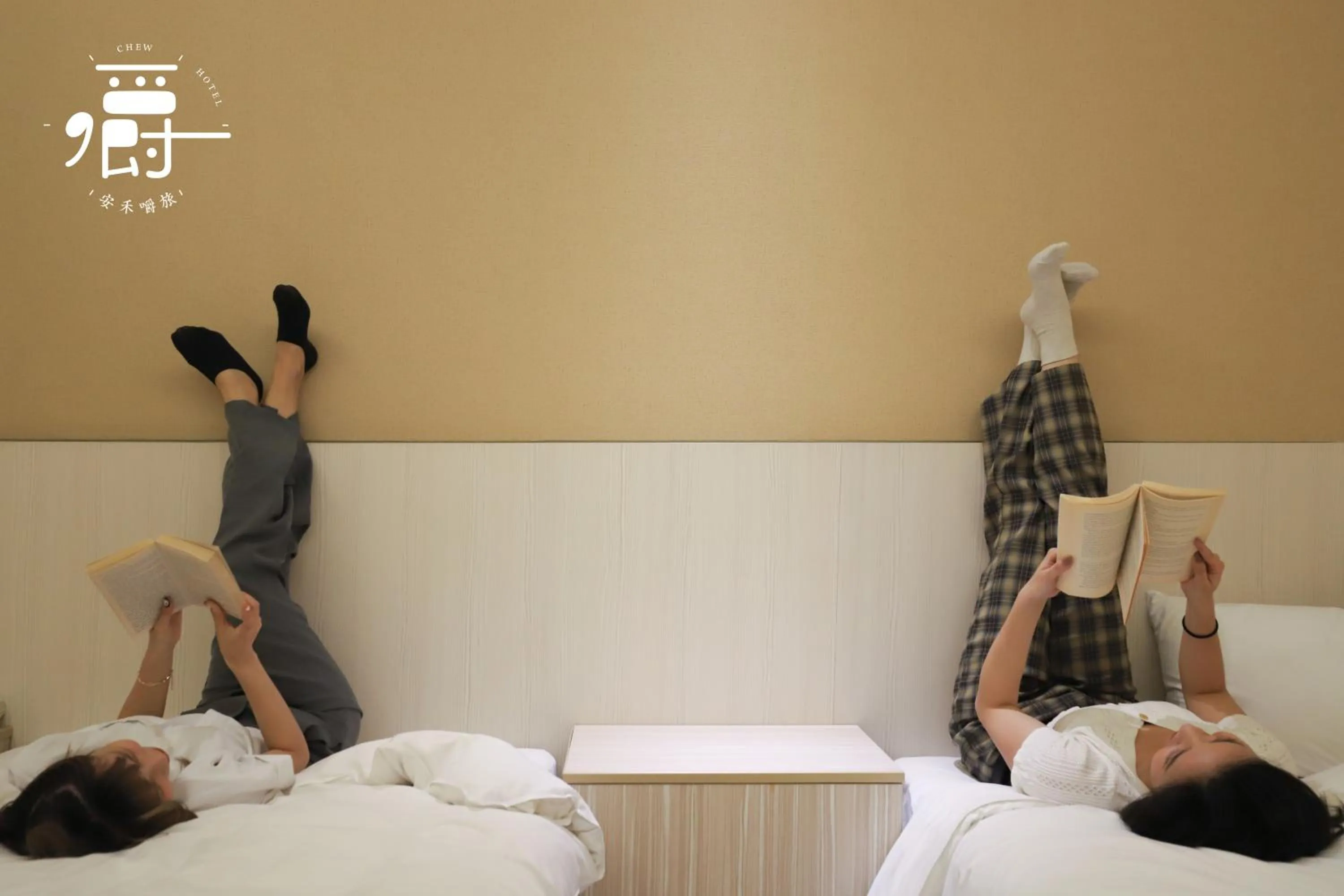 People, Bed in Anho Chew Hotel