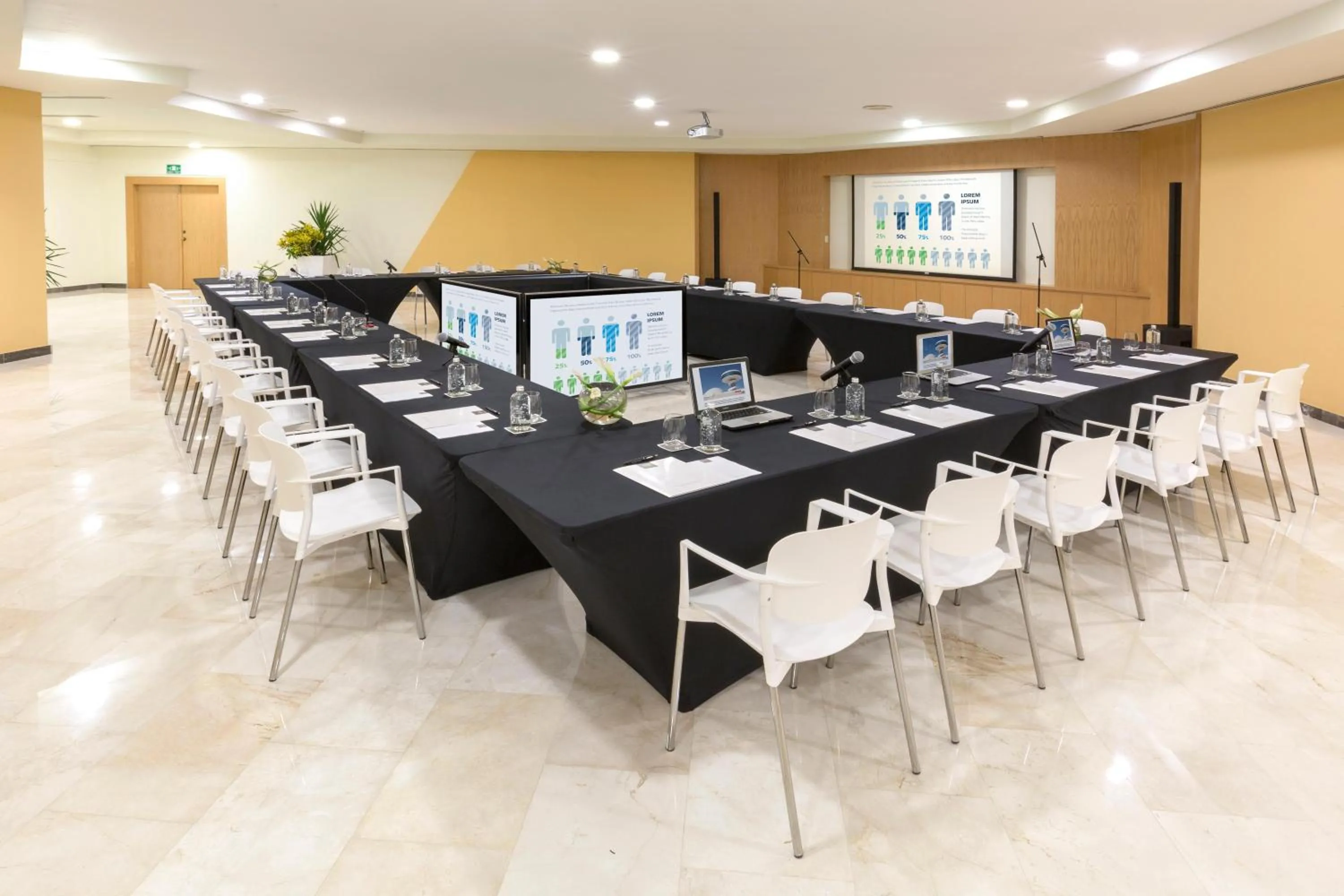 Meeting/conference room in The Pyramid Cancun by Oasis - All Inclusive