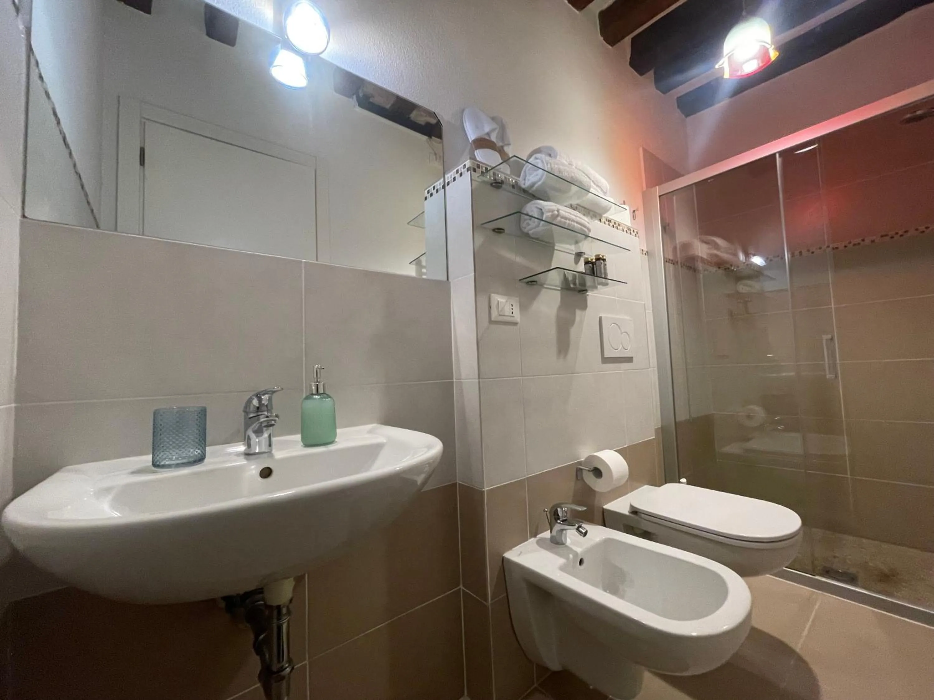 Shower in Residenza Corte Antica B&B