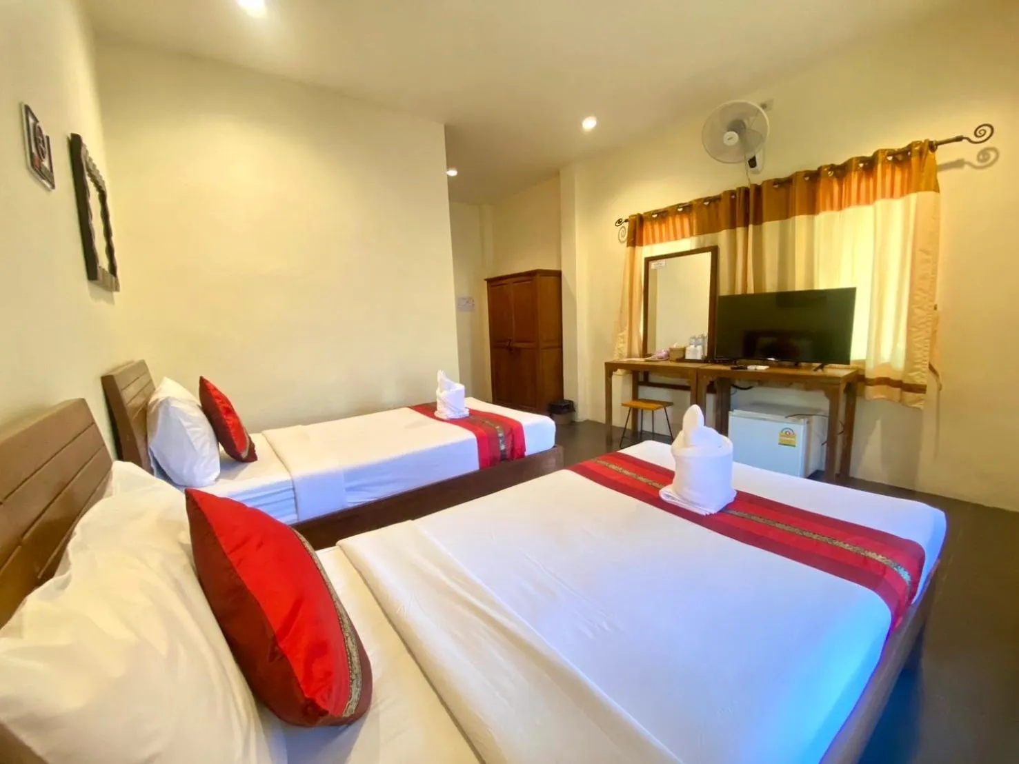 Bed in Home Inn Pai Garden