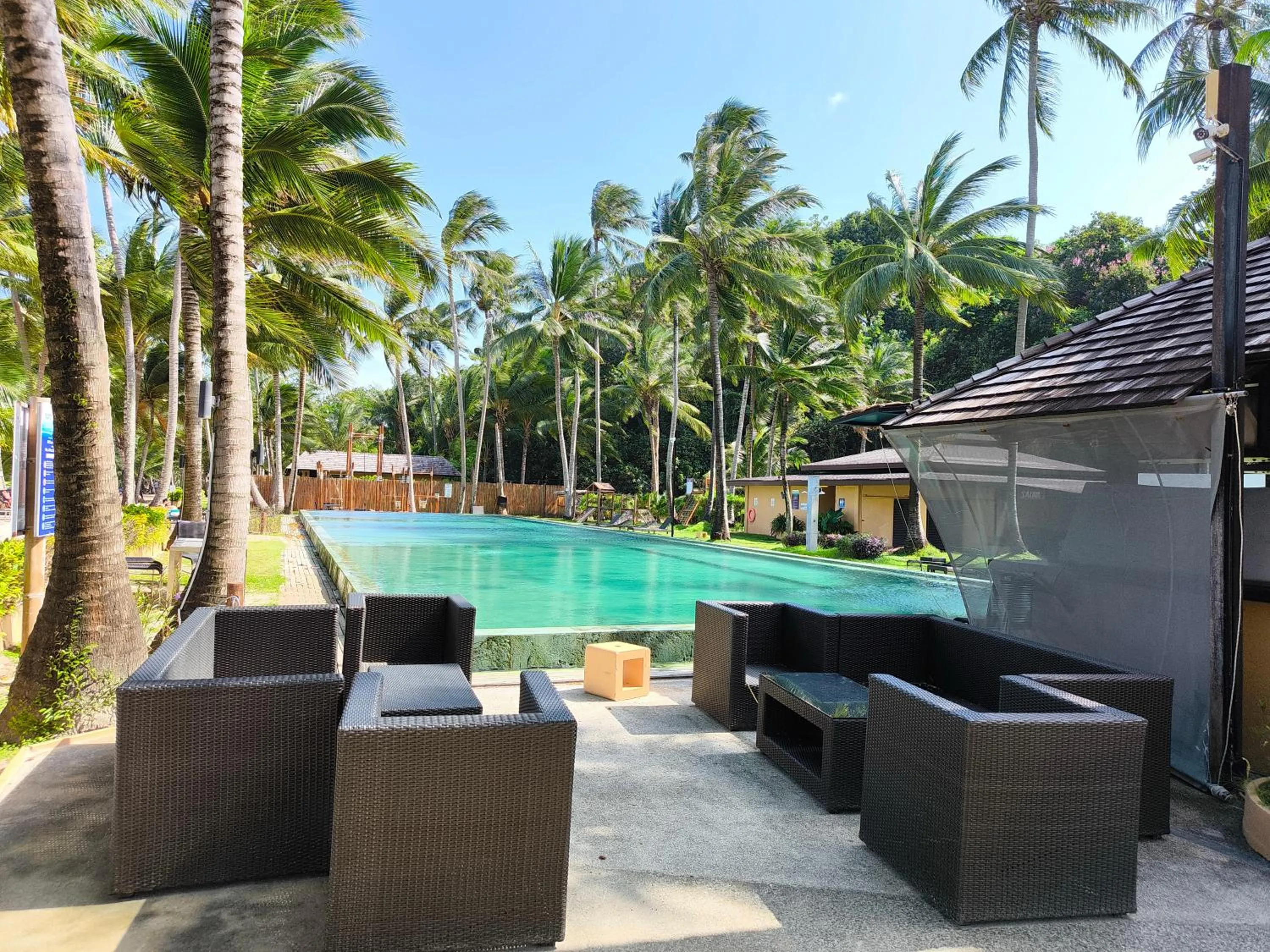 Swimming pool in Siam Royal View Resort Apartments