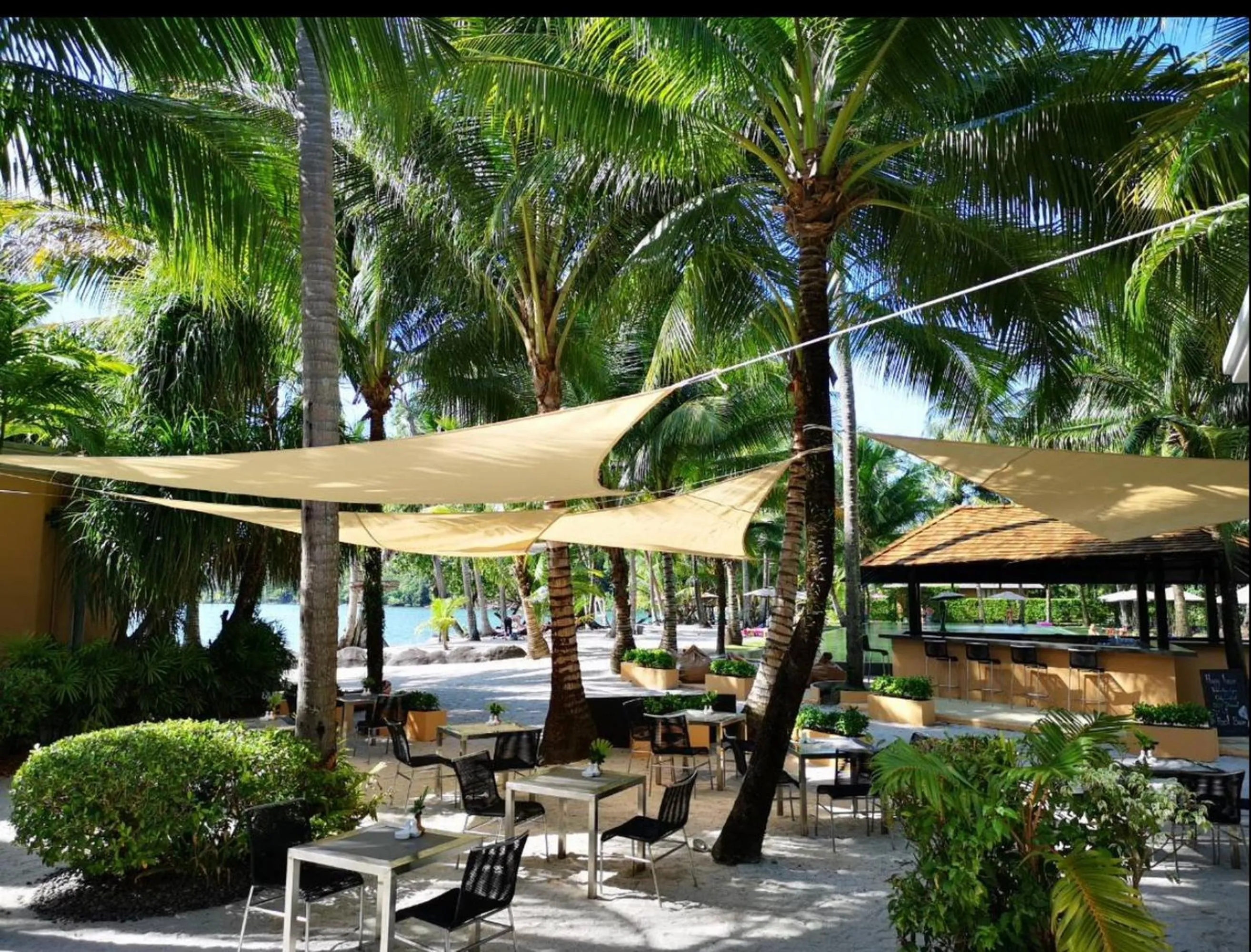 Restaurant/places to eat in Siam Royal View Resort Apartments