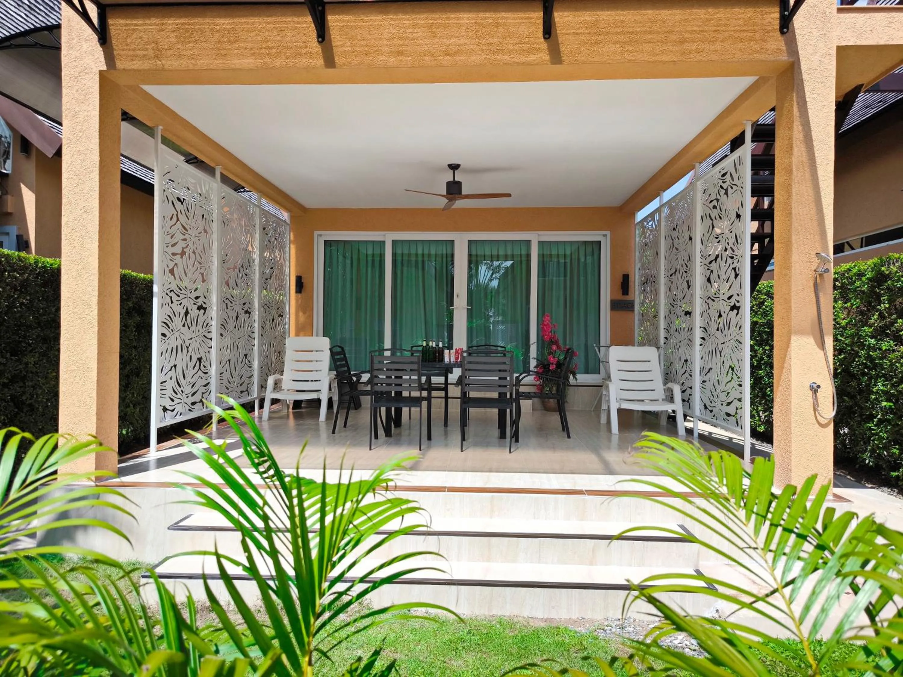 Patio in Siam Royal View Resort Apartments