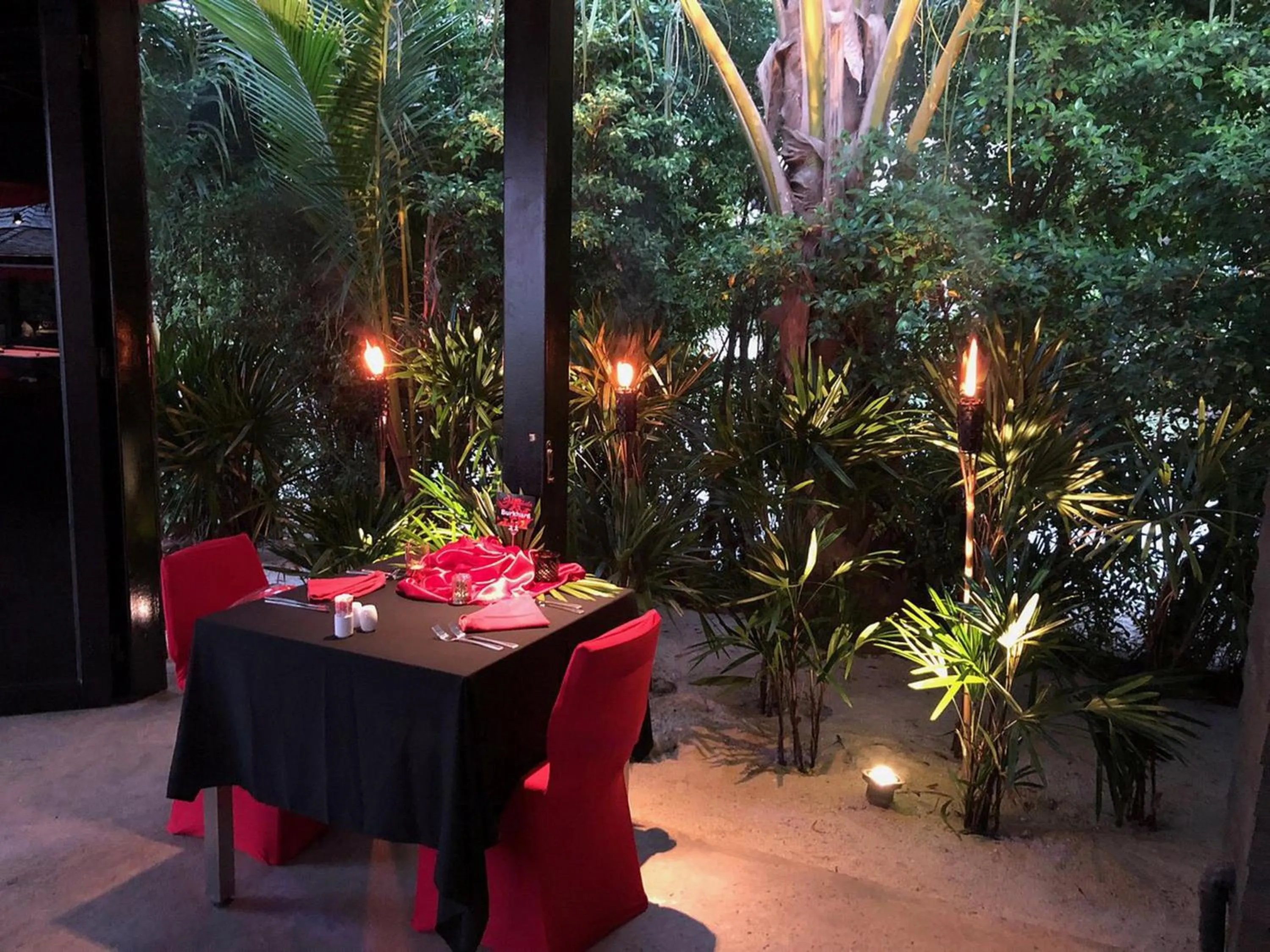 Restaurant/places to eat in Siam Royal View Resort Apartments