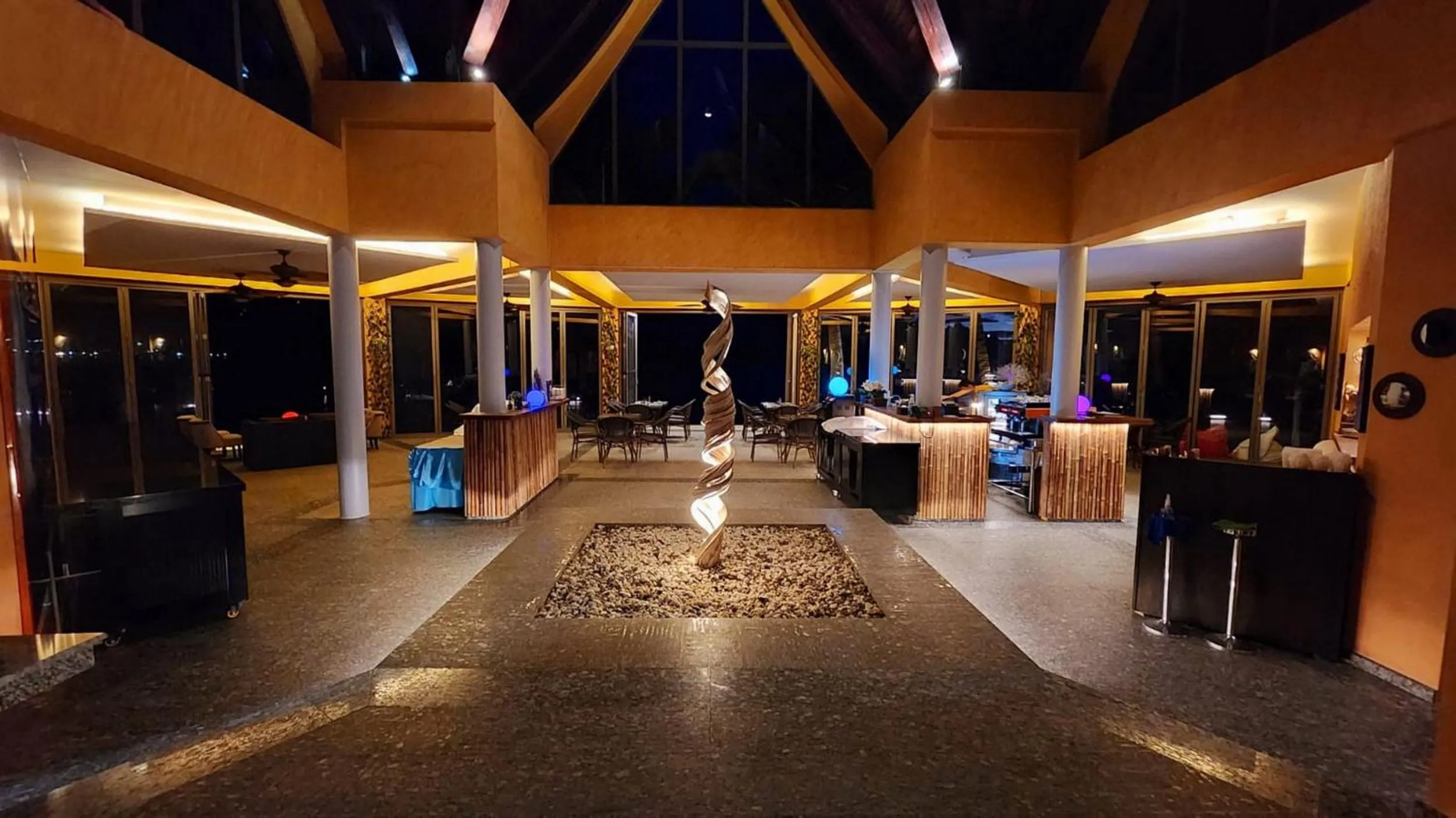 Restaurant/places to eat in Siam Royal View Resort Apartments