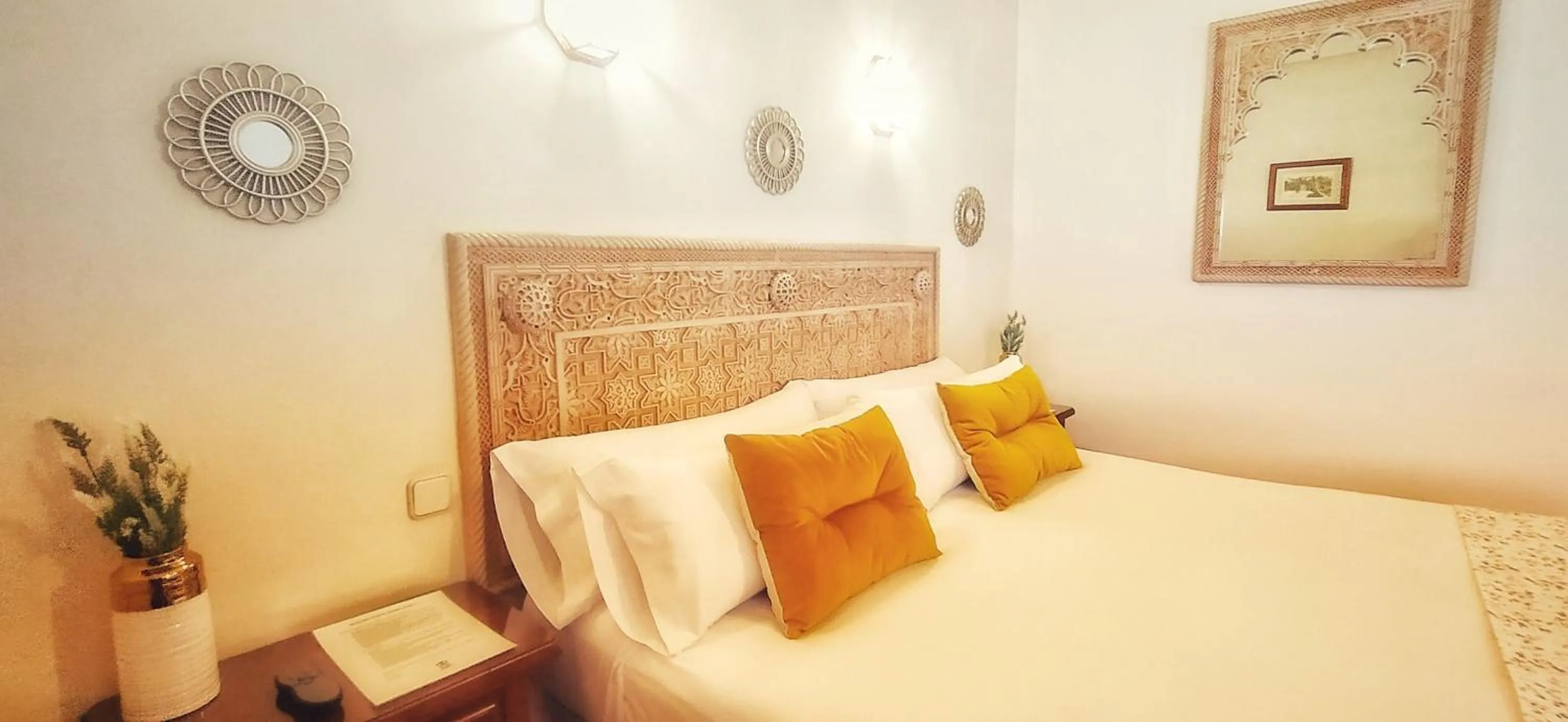 Bedroom, Bed in Princesa Galiana by Maxi Hoteles