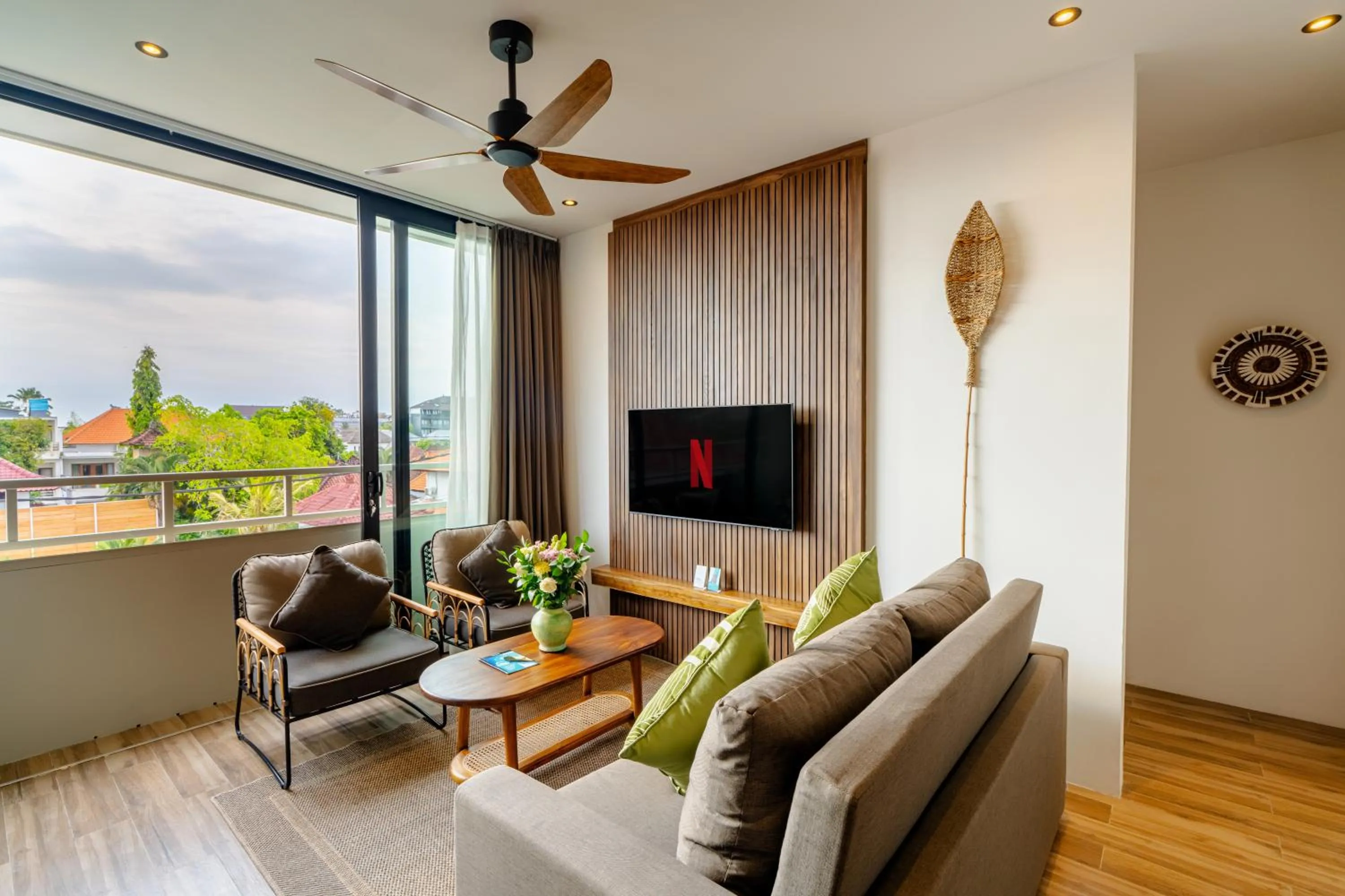 Communal lounge/ TV room in Avanya Luxury Apartment