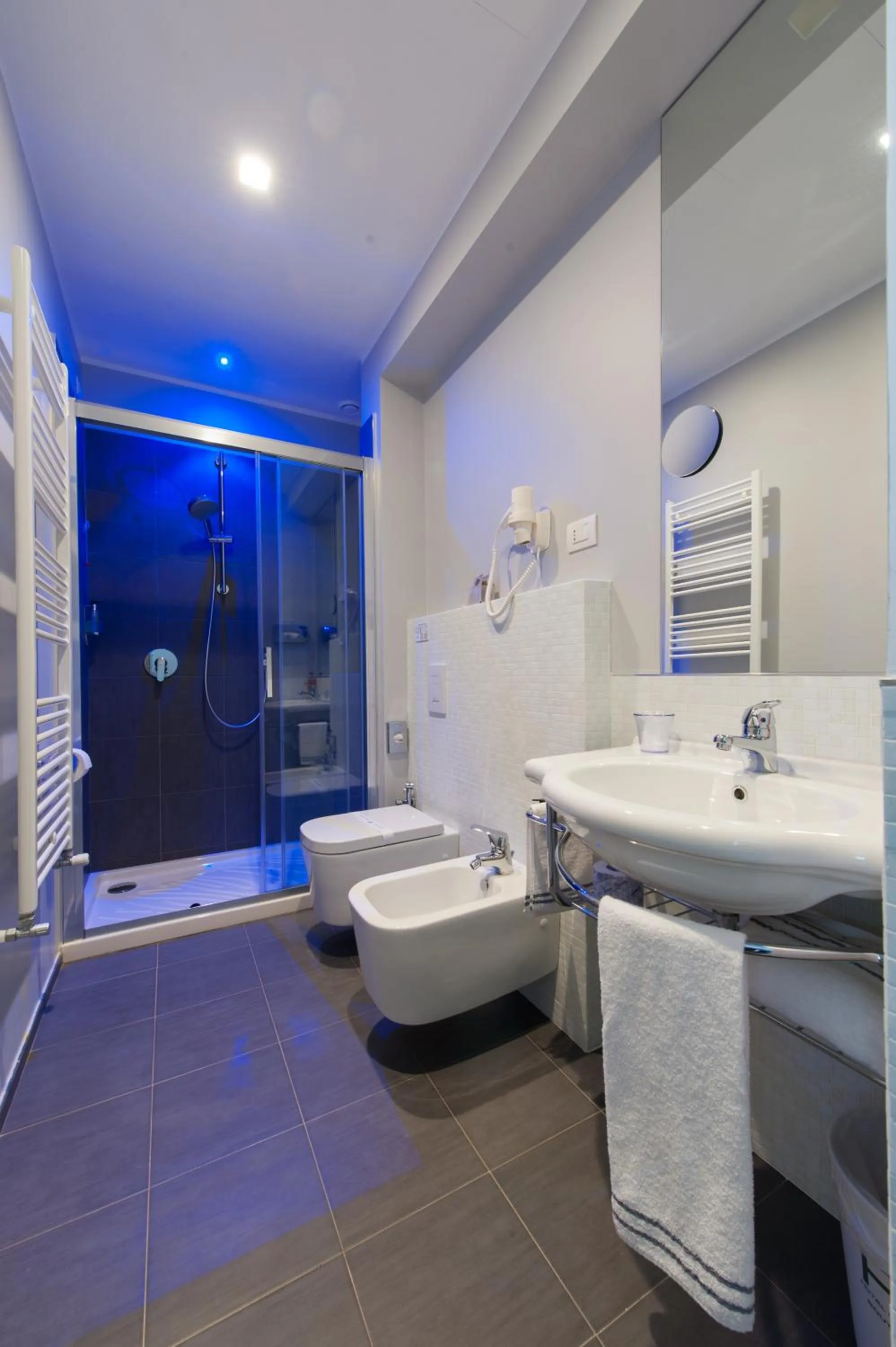 Toilet in Executive Inn Boutique Hotel