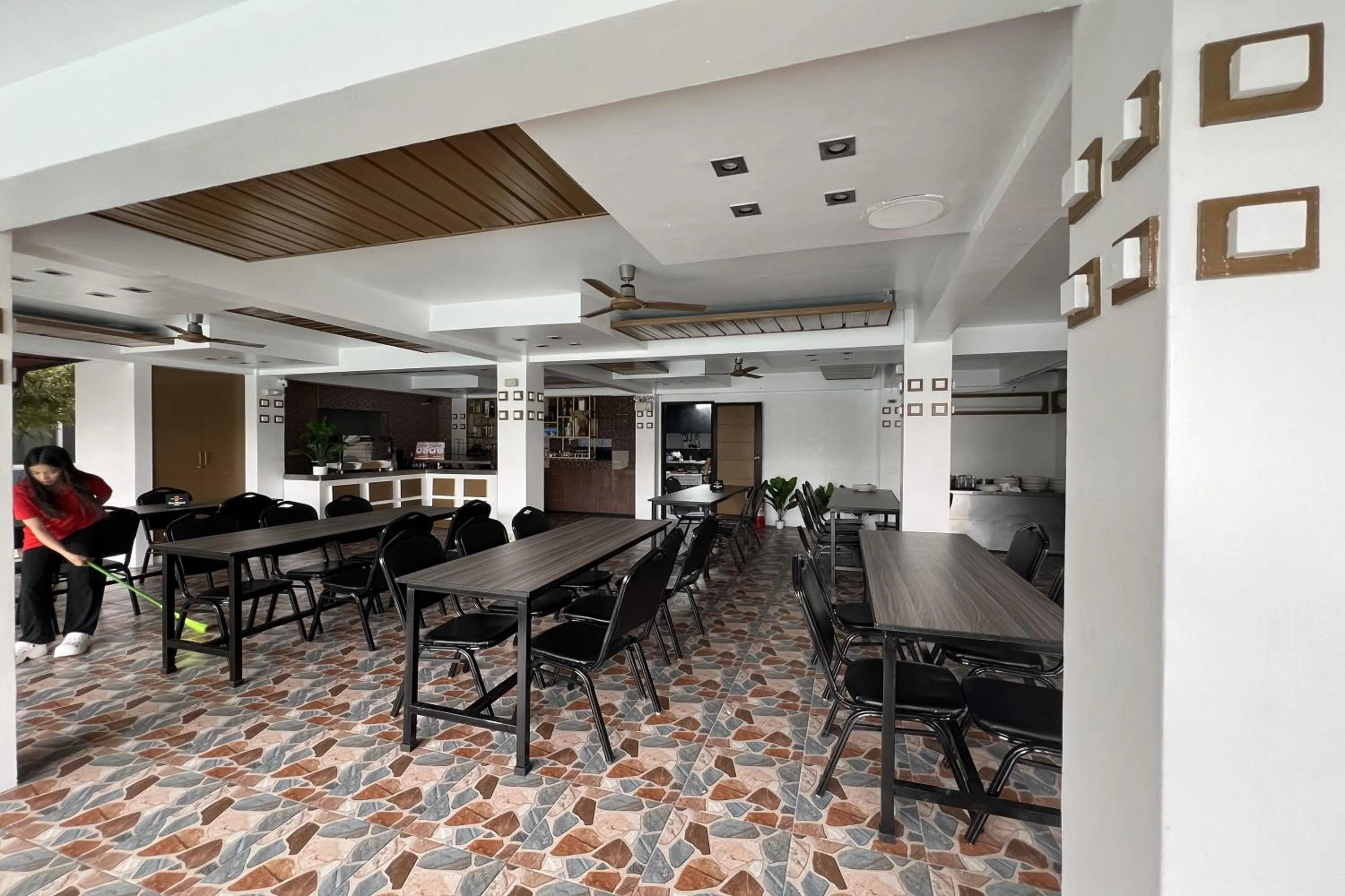 Restaurant/places to eat in At The Pad Hotel and Resort