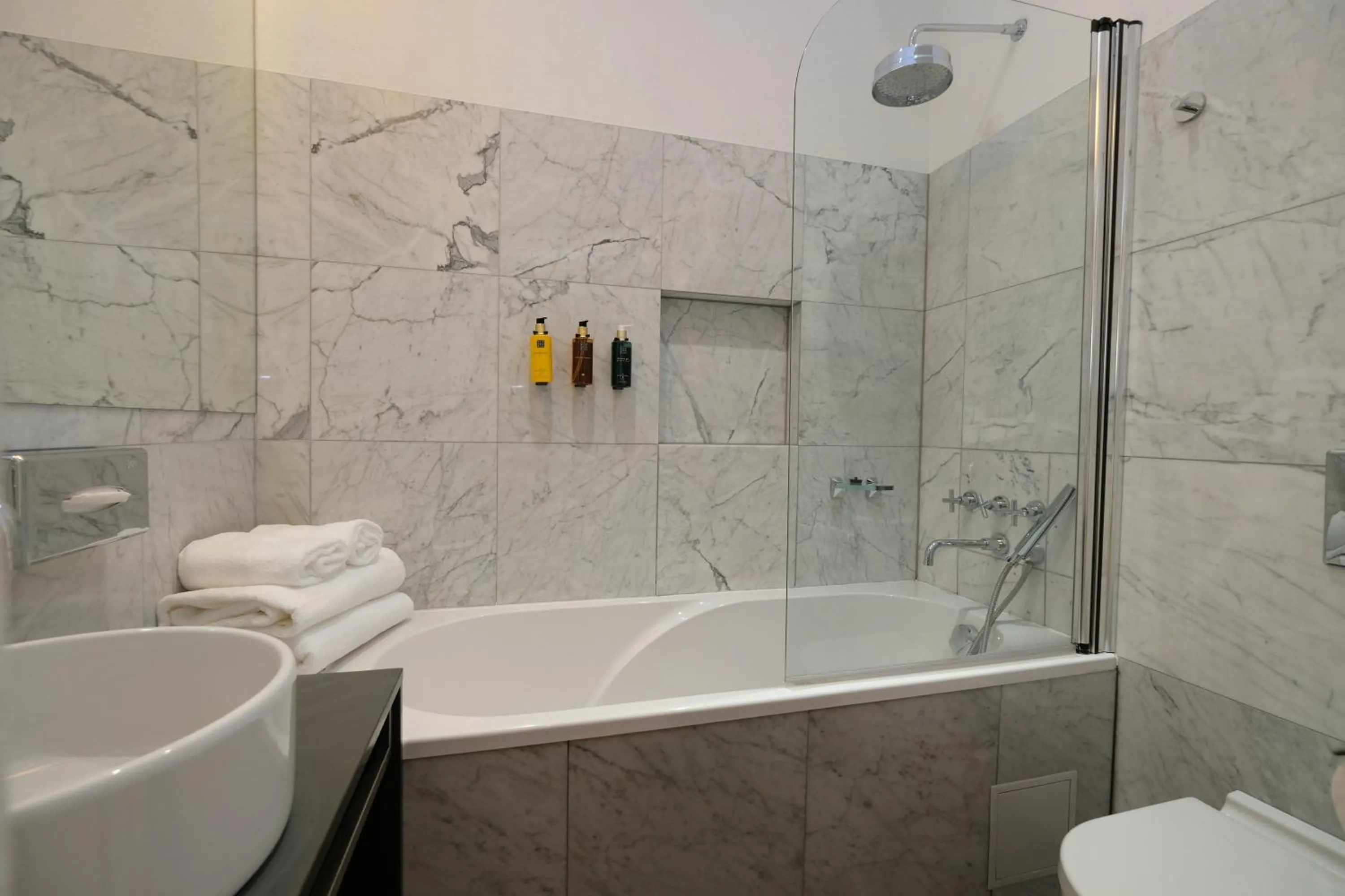 The Three Sisters Hotel