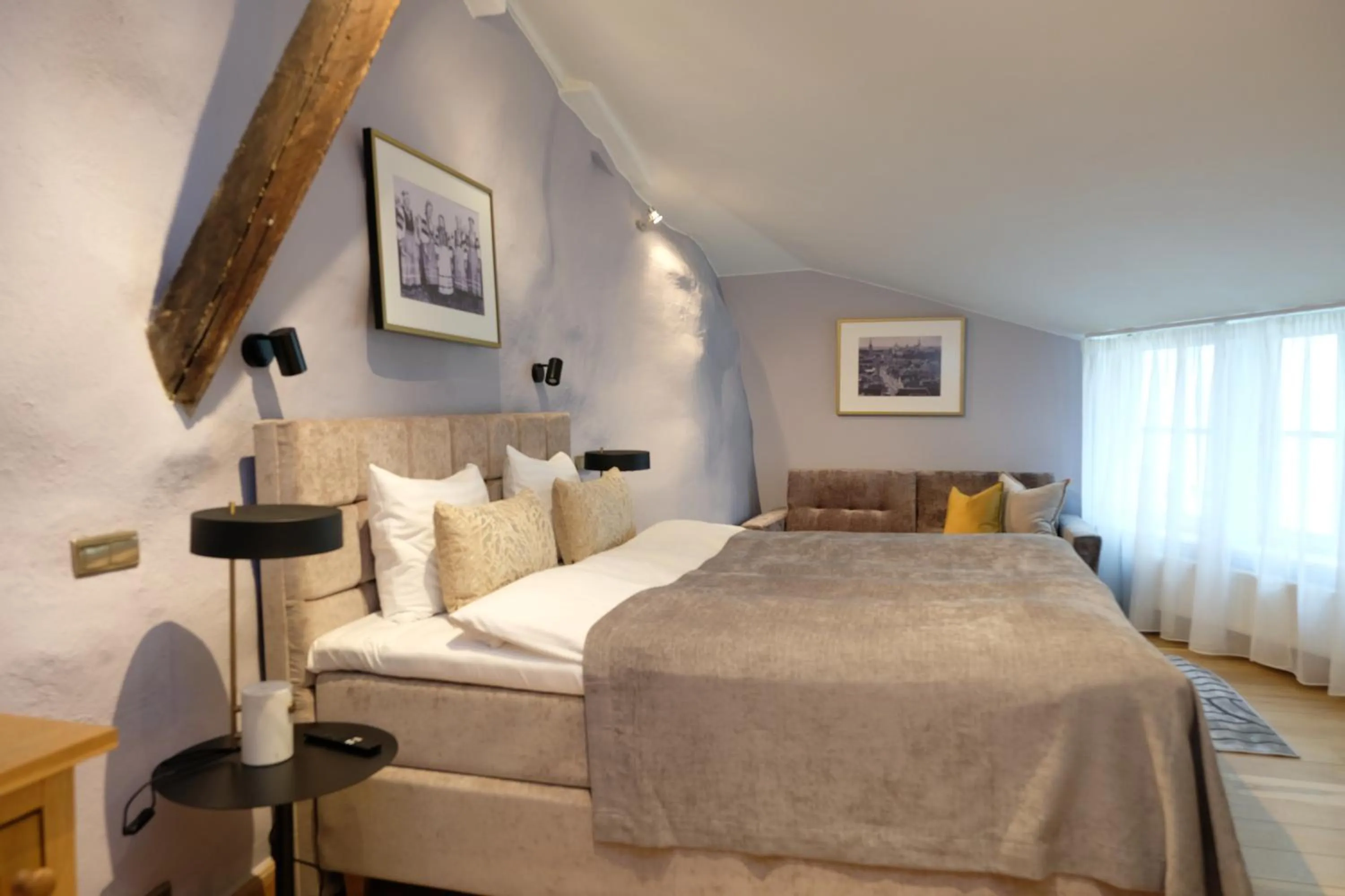 Photo of the whole room, Bed in The Three Sisters Hotel