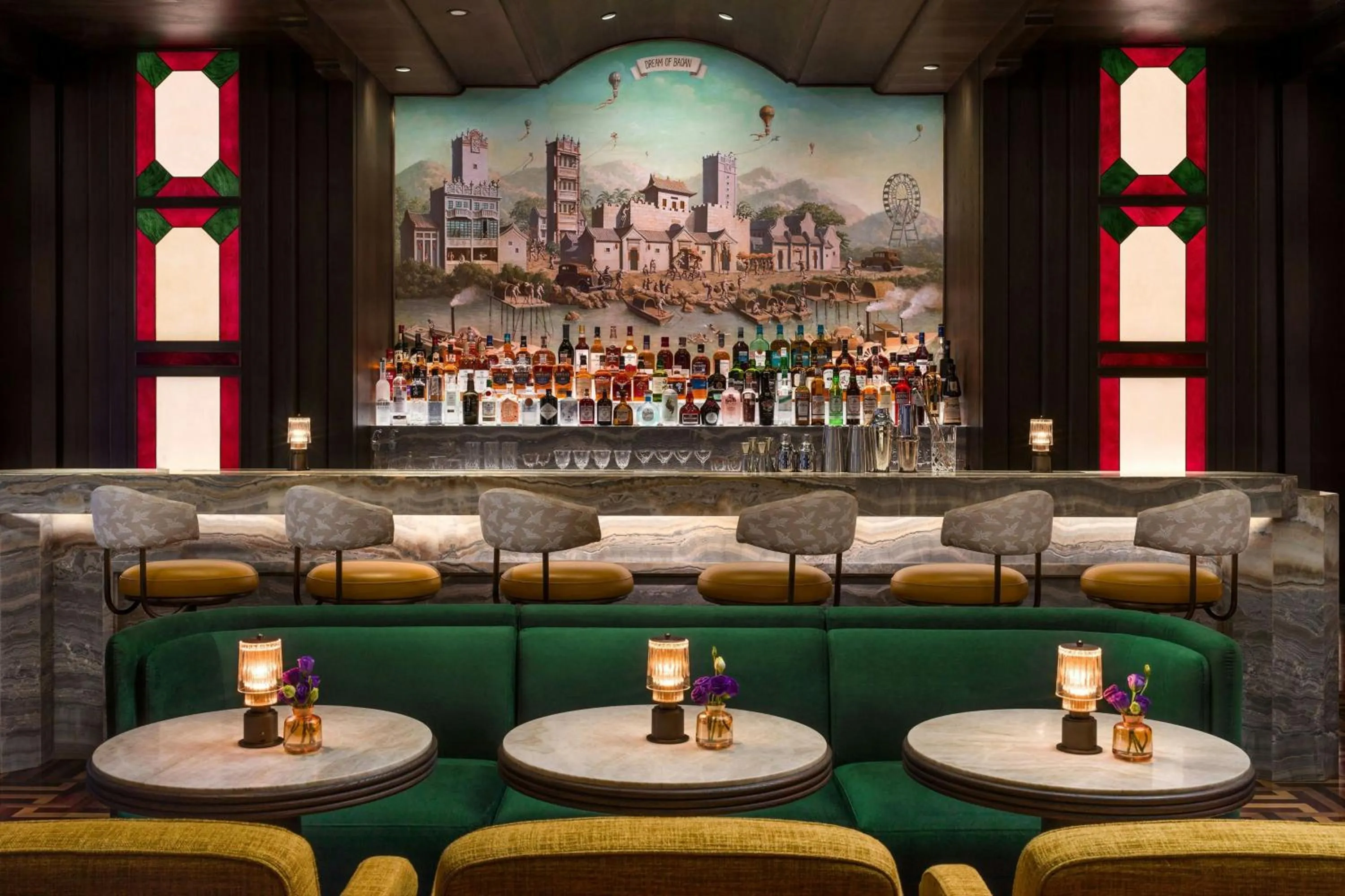 Lounge or bar in The St. Regis Shenzhen Bao'an