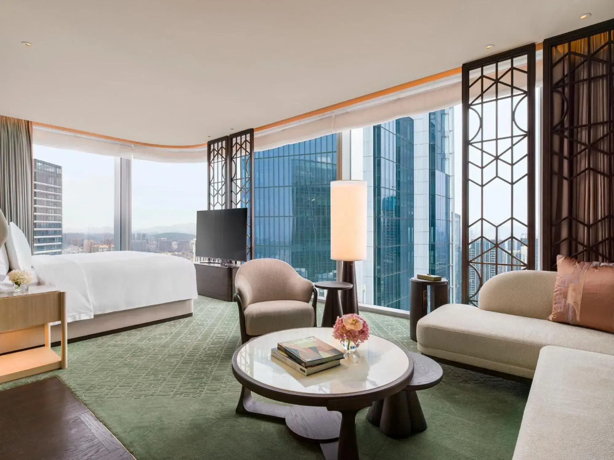 Deluxe Panoramic City View King Room in The St. Regis Shenzhen Bao'an Deluxe Panoramic City View King Room in The St. Regis Shenzhen Bao'an