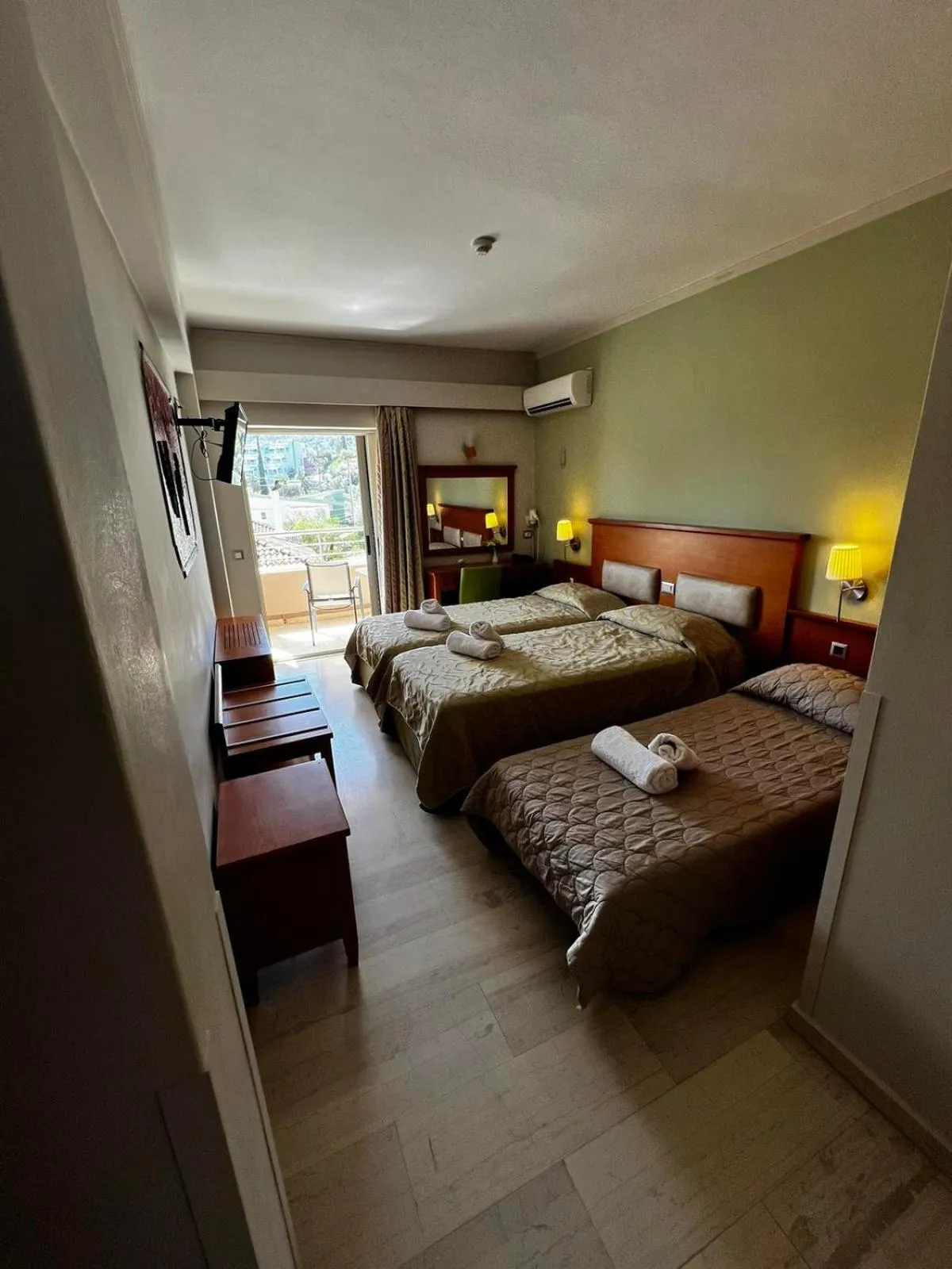 Paradise Lost Hotel-Apartments