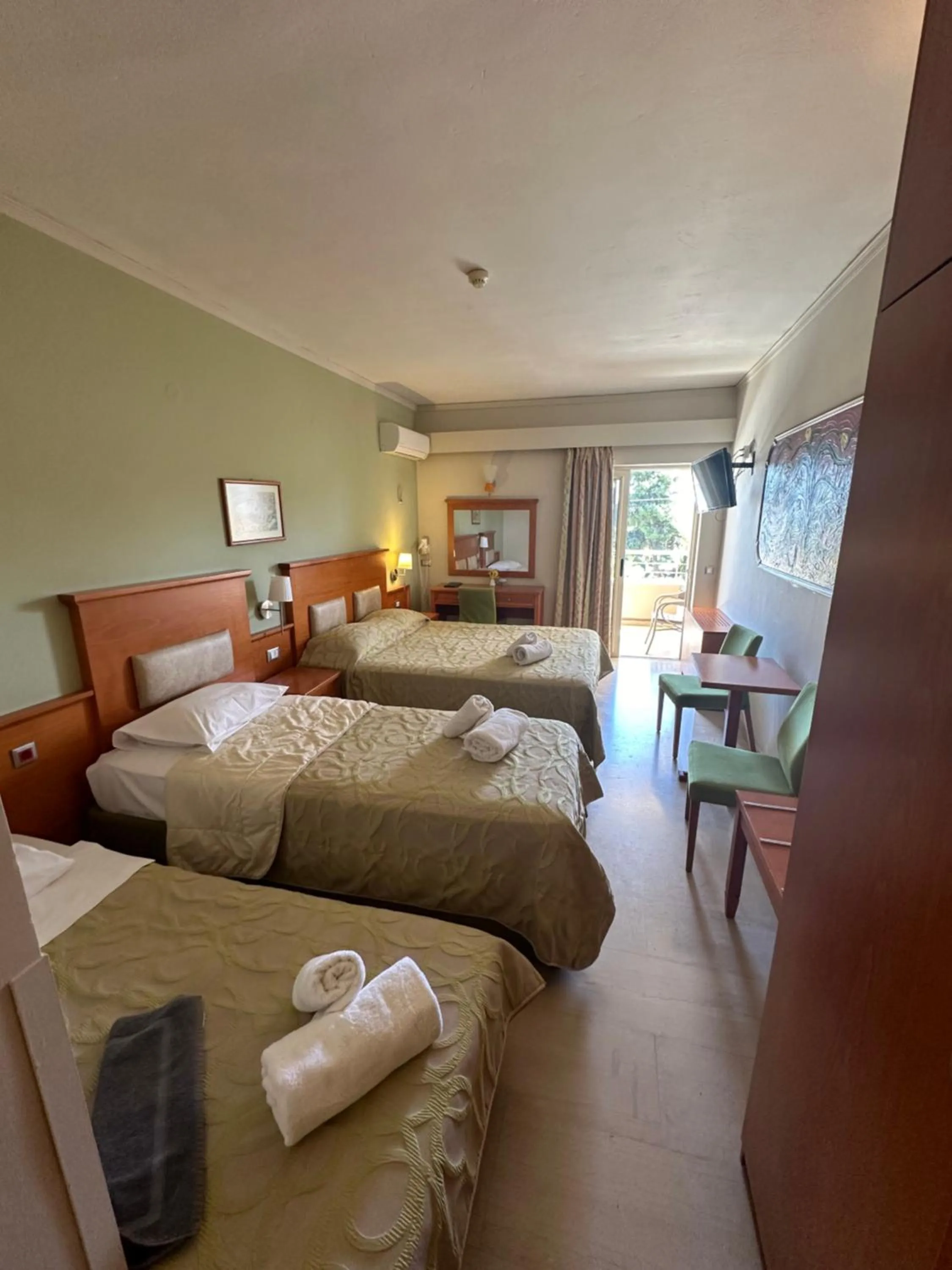 Paradise Lost Hotel-Apartments