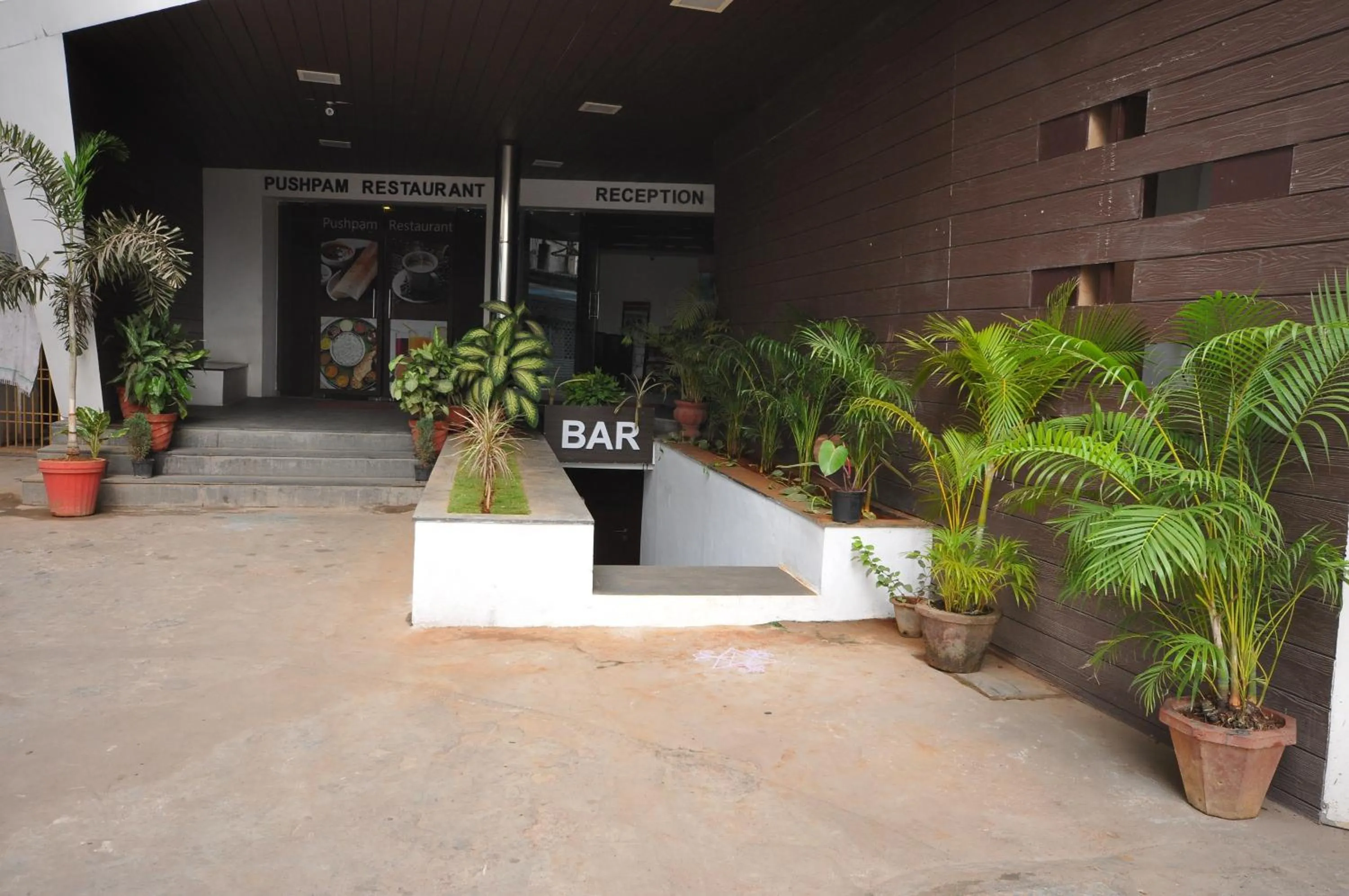 Facade/entrance in Vijey Hotels