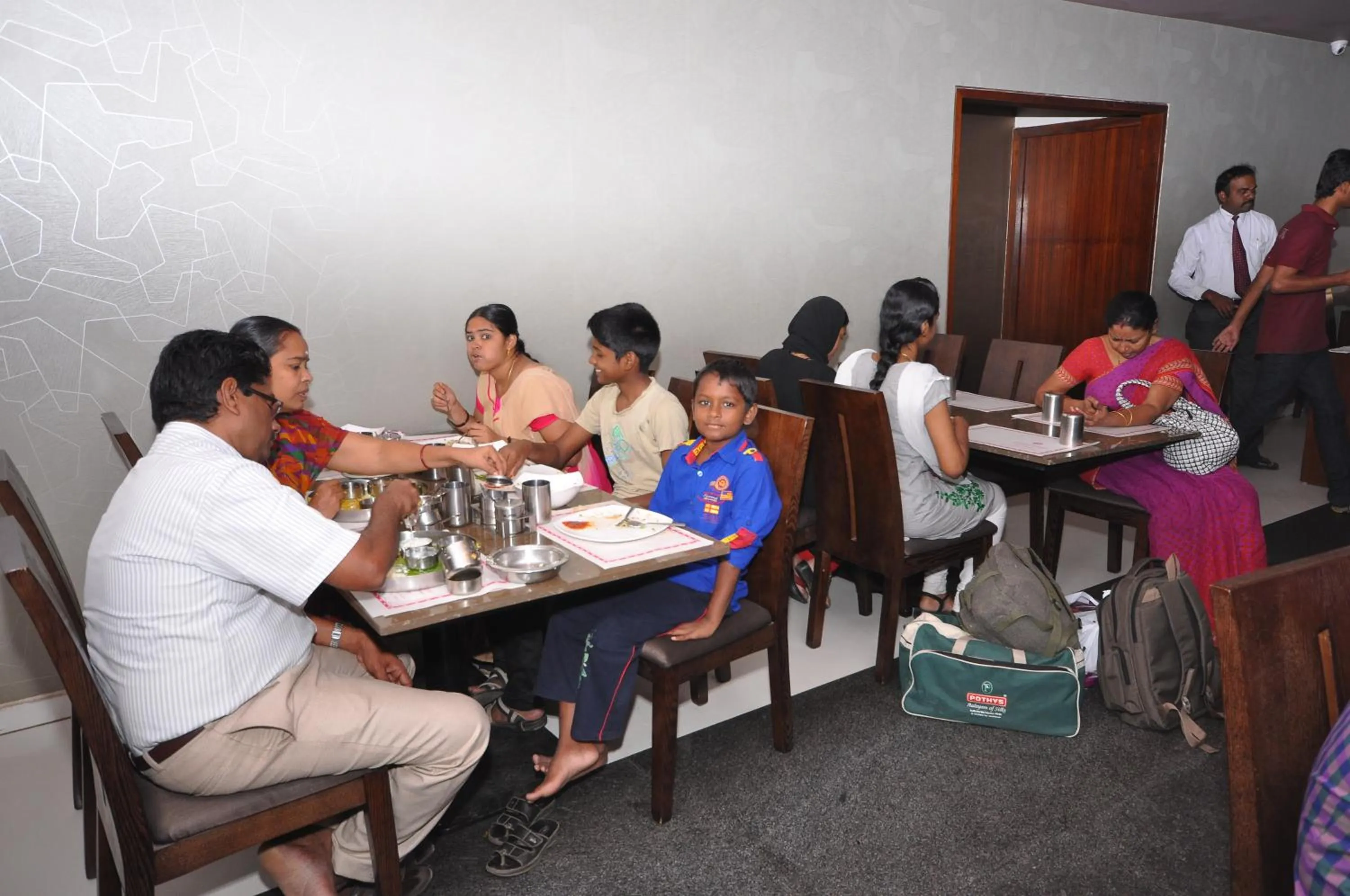 Restaurant/places to eat in Vijey Hotels