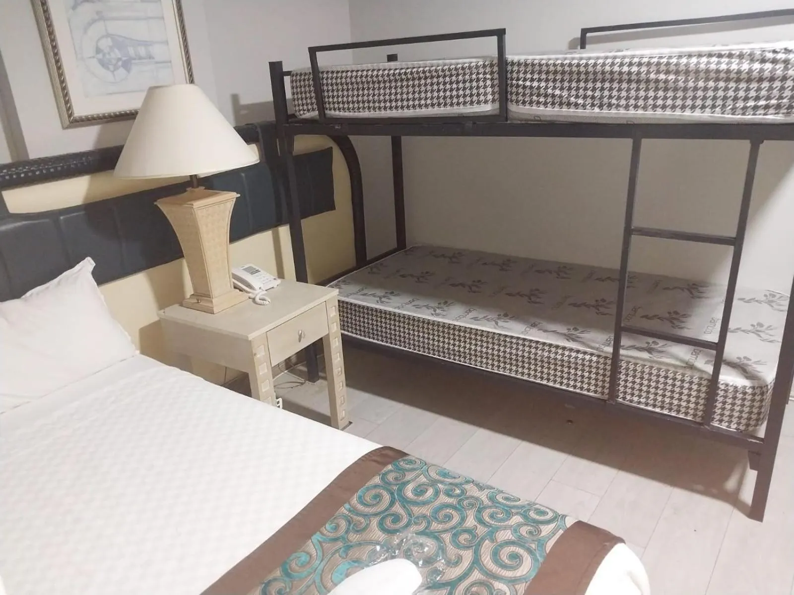 Photo of the whole room, Bed in Sever Hotel