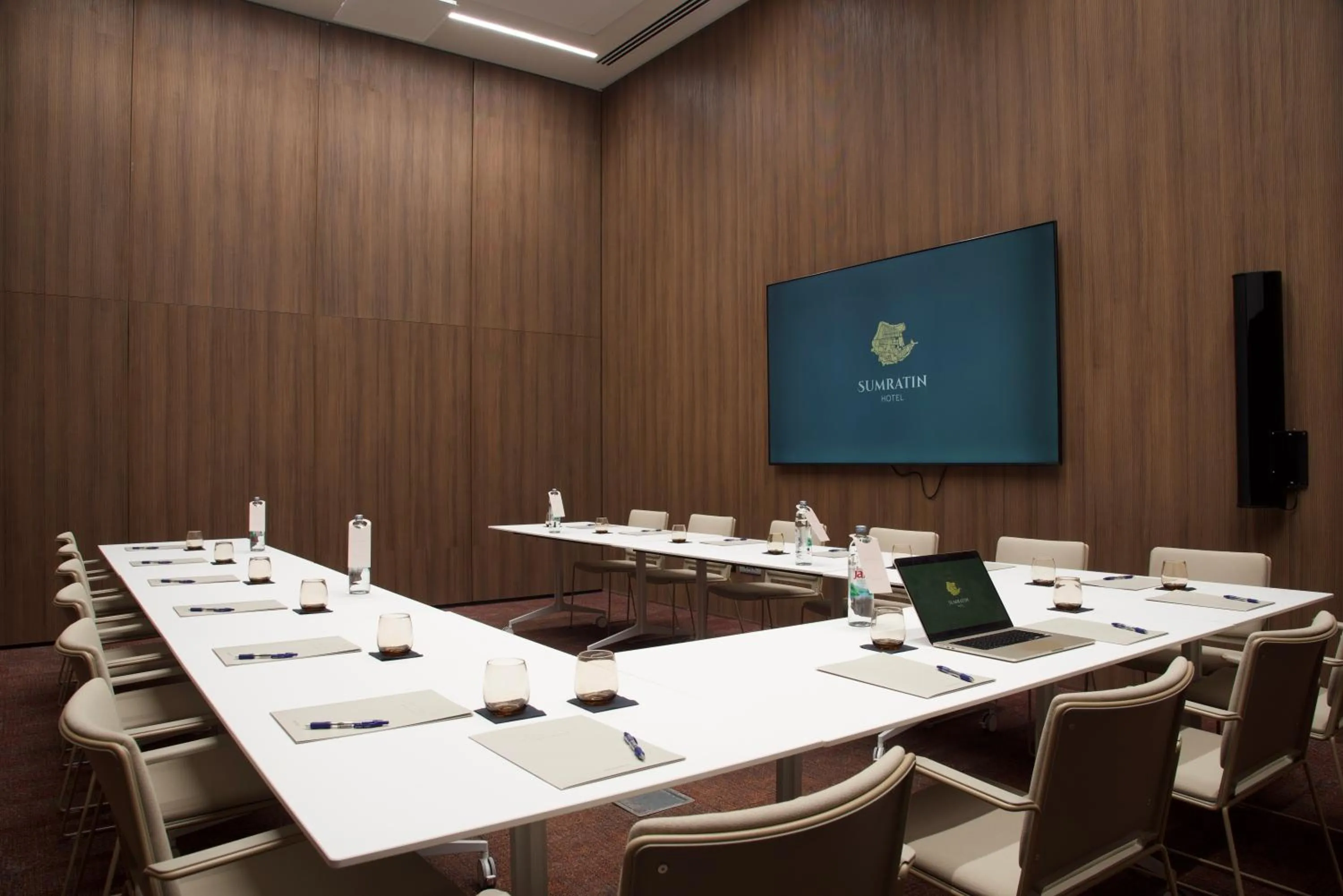 TV and multimedia in Hotel Sumratin