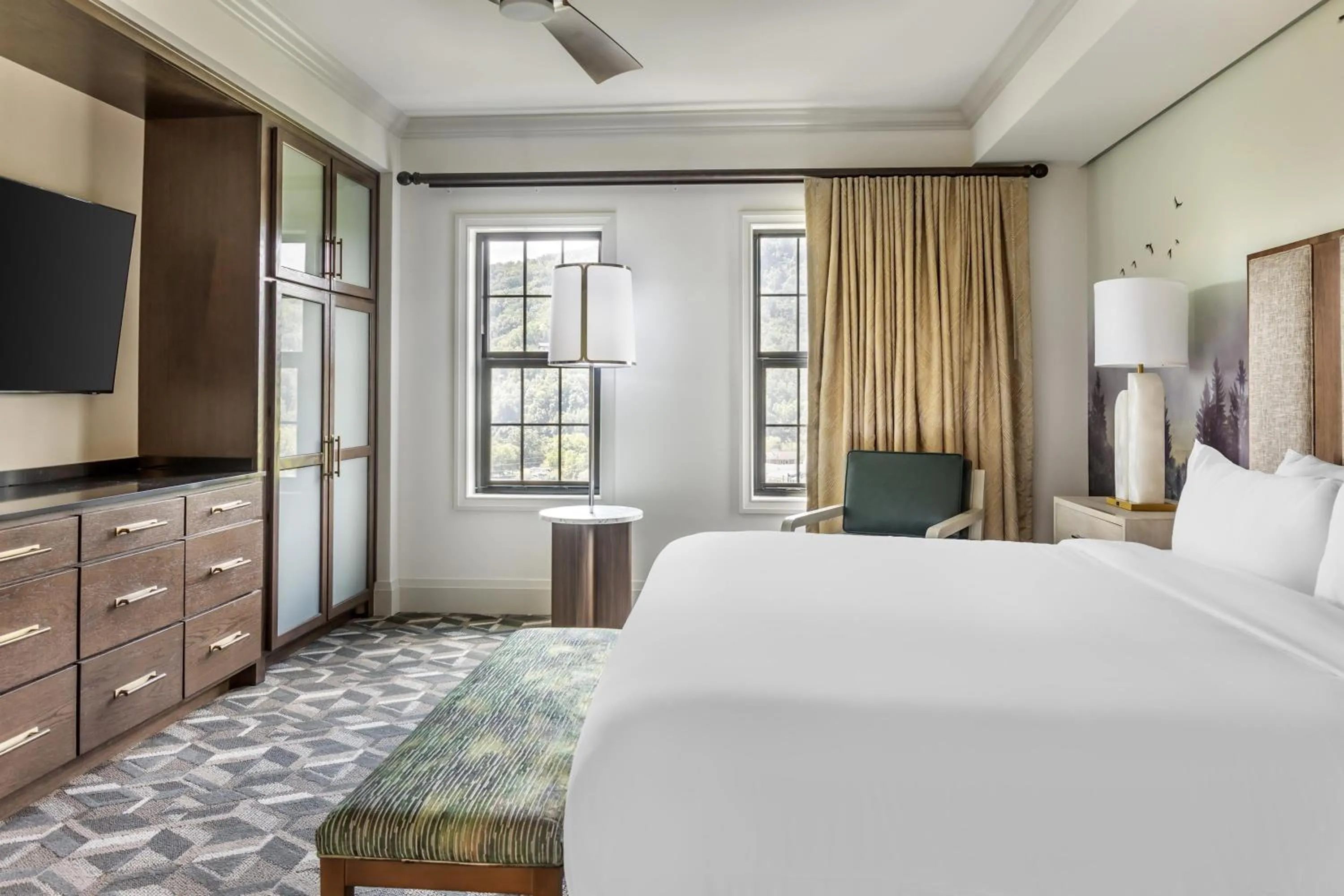 Bed in Hilton Vacation Club Mill Springs Lodge Pigeon Forge