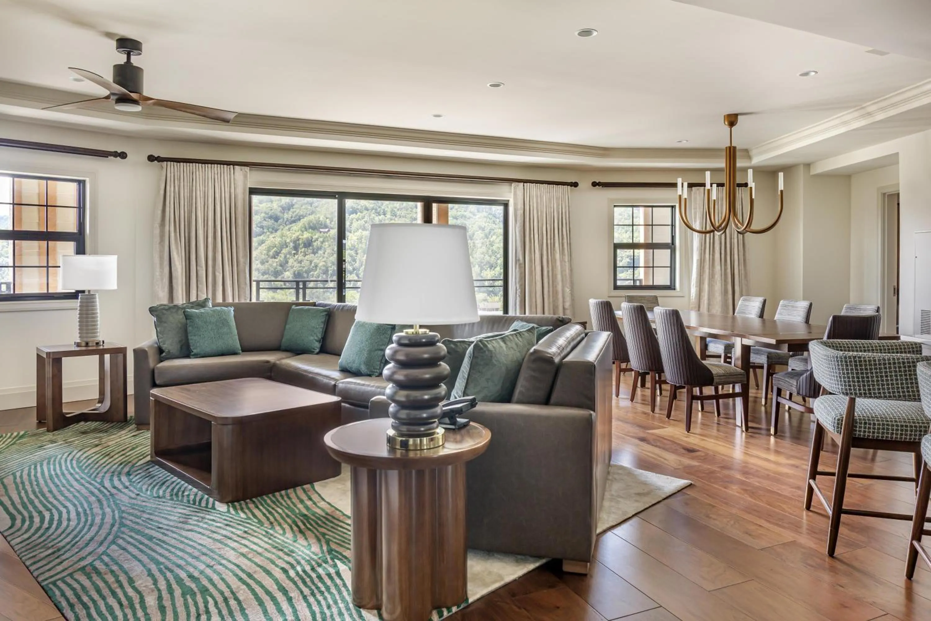 Living room in Hilton Vacation Club Mill Springs Lodge Pigeon Forge