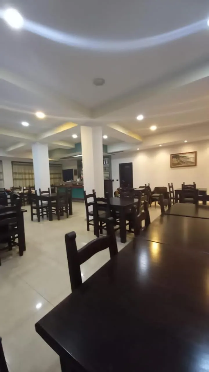 Restaurant/places to eat in Hotel Edland