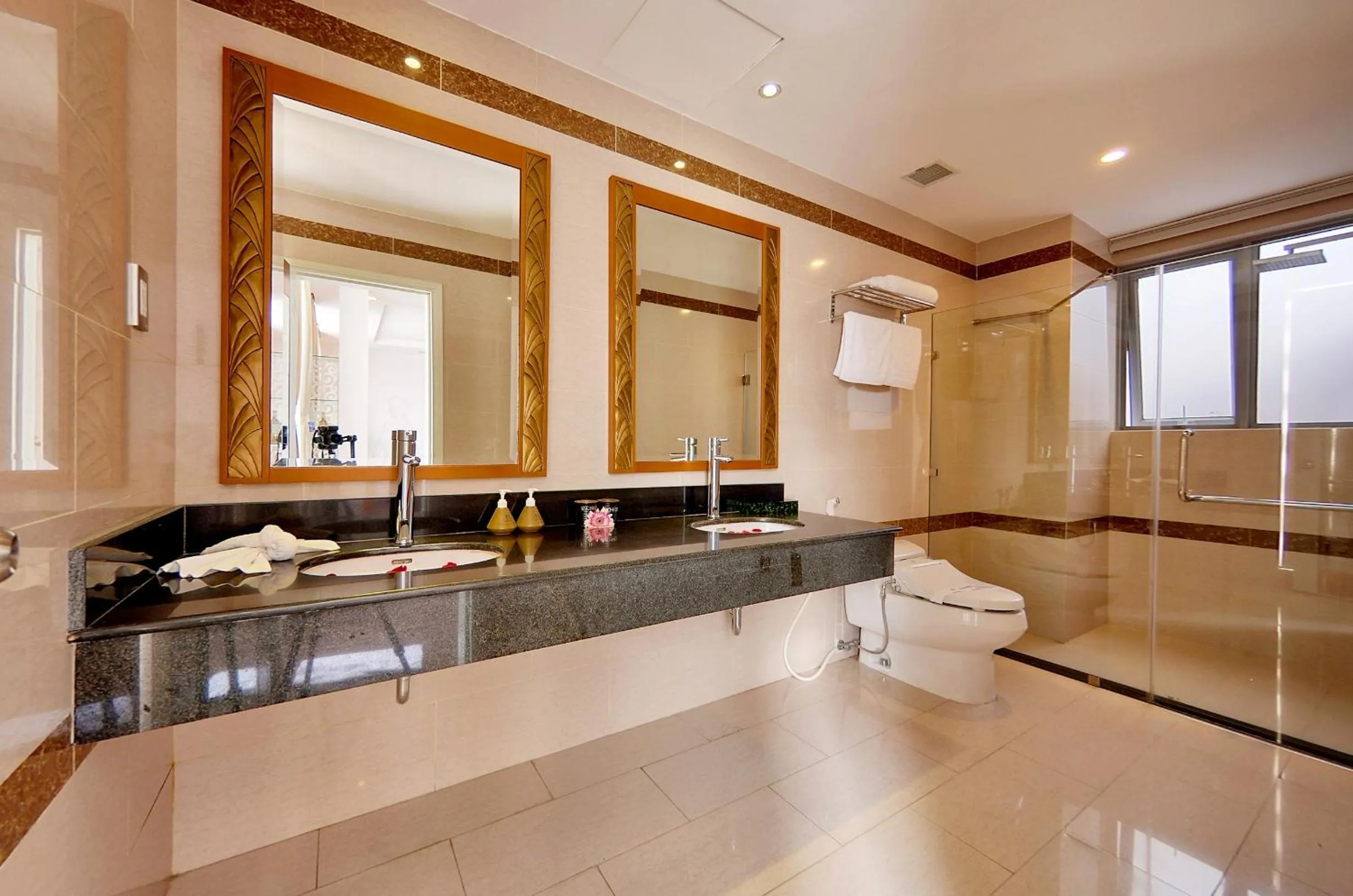 Bathroom in Richico Apartments And Hotel