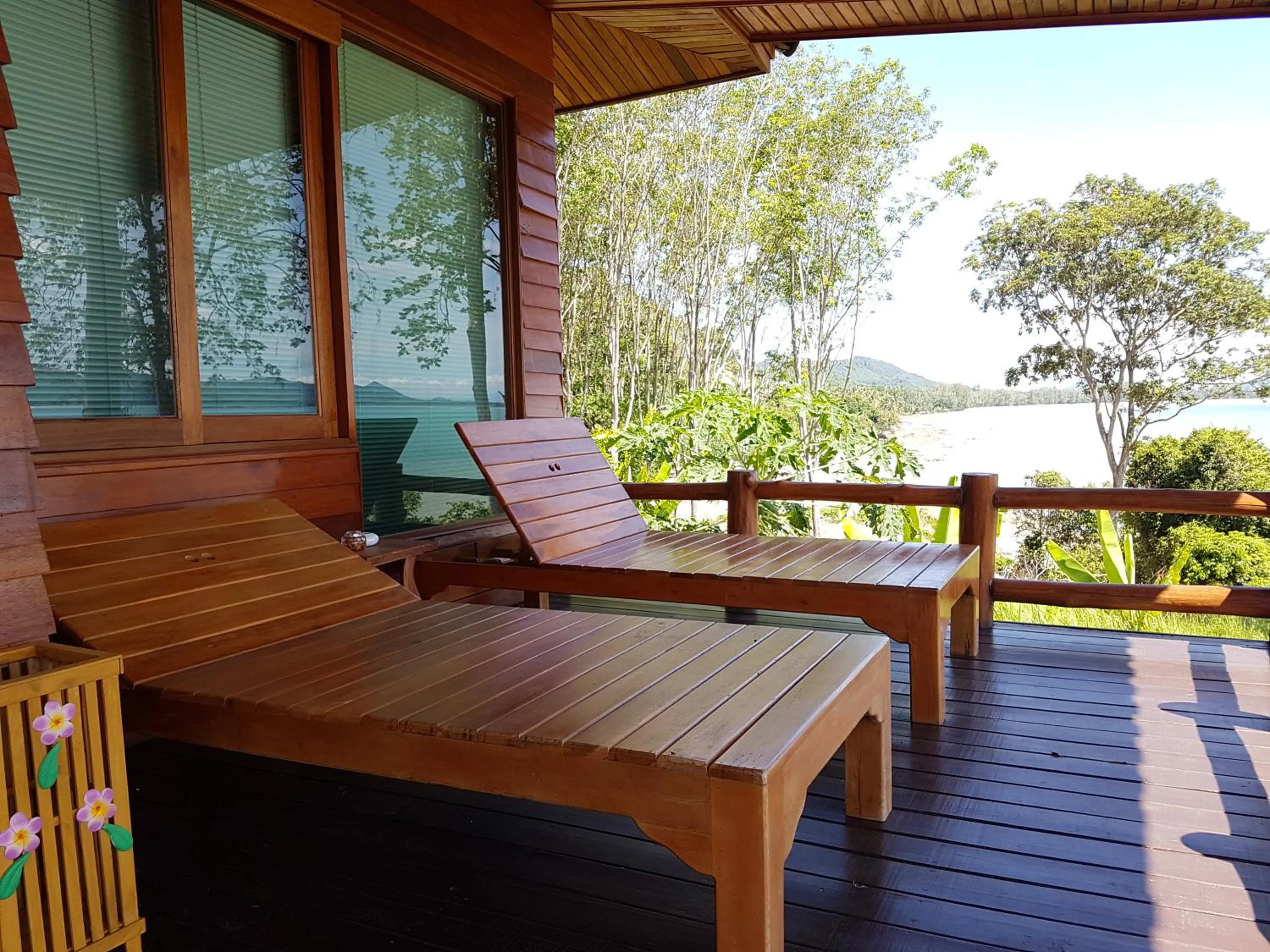 Seating area in Esmeralda View Resort - SHA Extra Plus