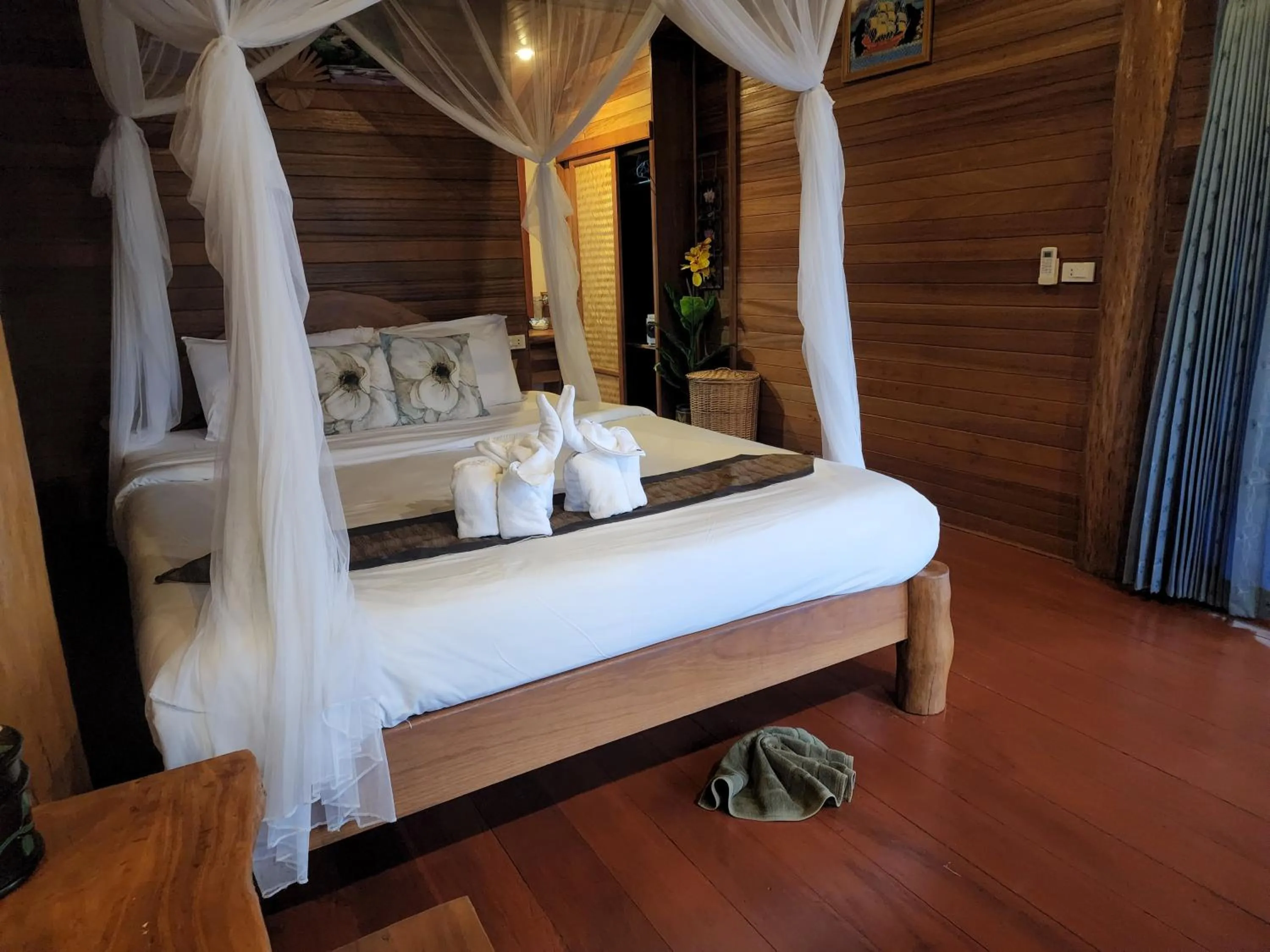 Bed in Esmeralda View Resort - SHA Extra Plus