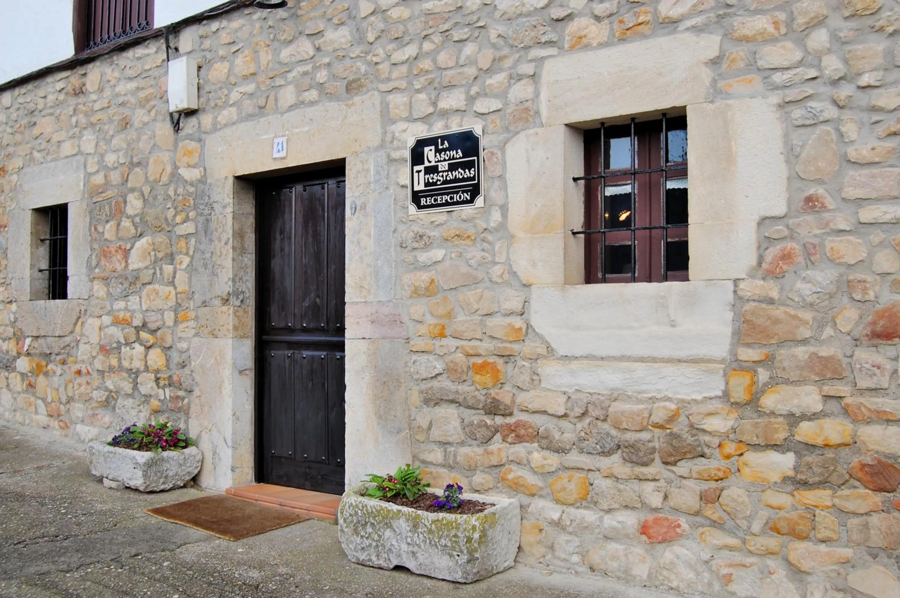 Facade/entrance in La Casona de Tresgrandas