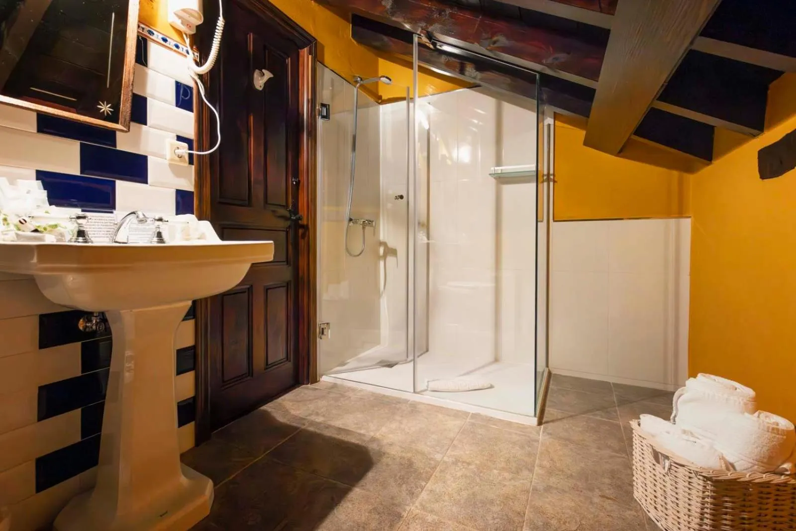 Shower in La Casona de Tresgrandas