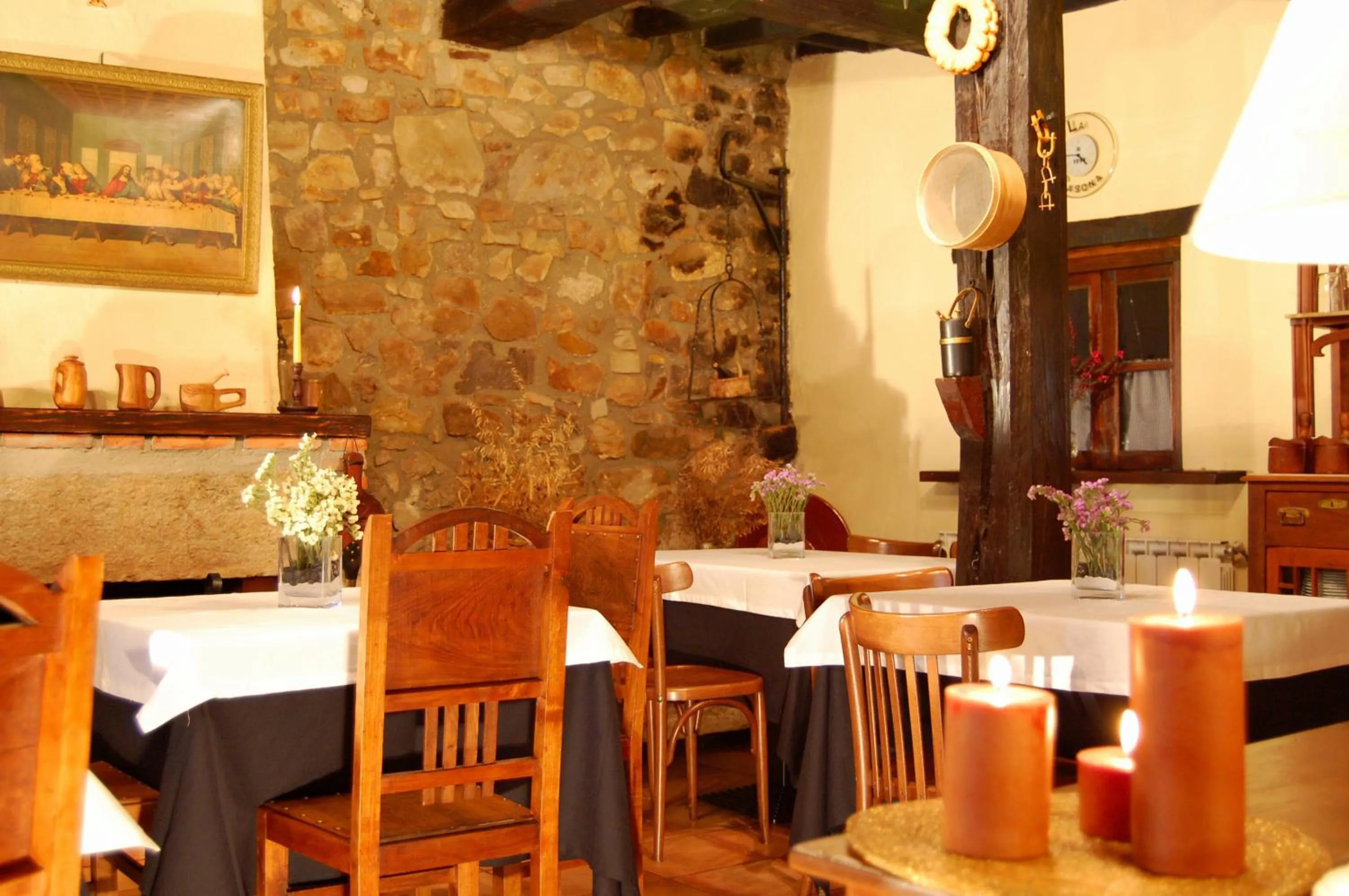 Restaurant/places to eat in La Casona de Tresgrandas