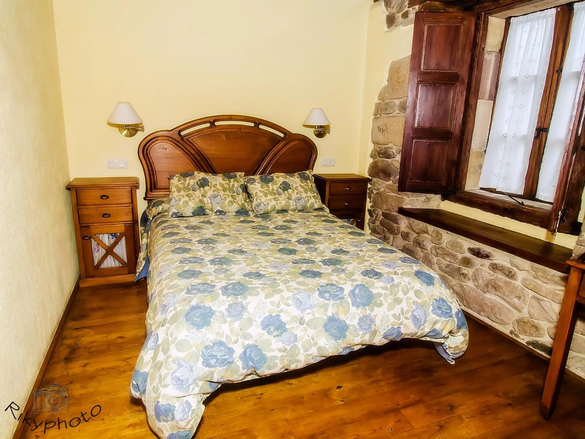 Bed in Posada Corral Mayor