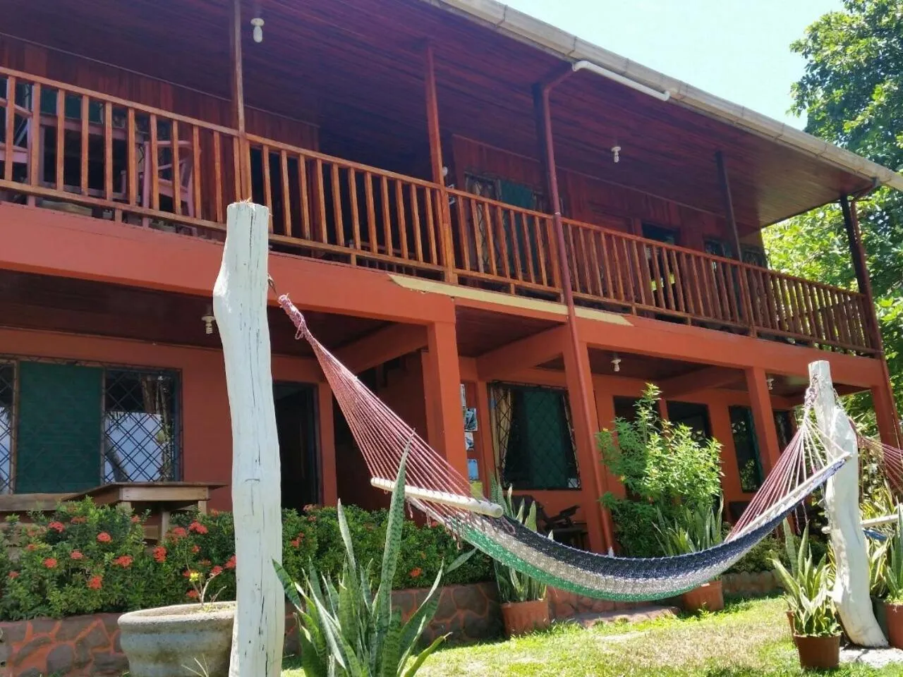 Property building in Hotel Cabinas Mar Y Cielo