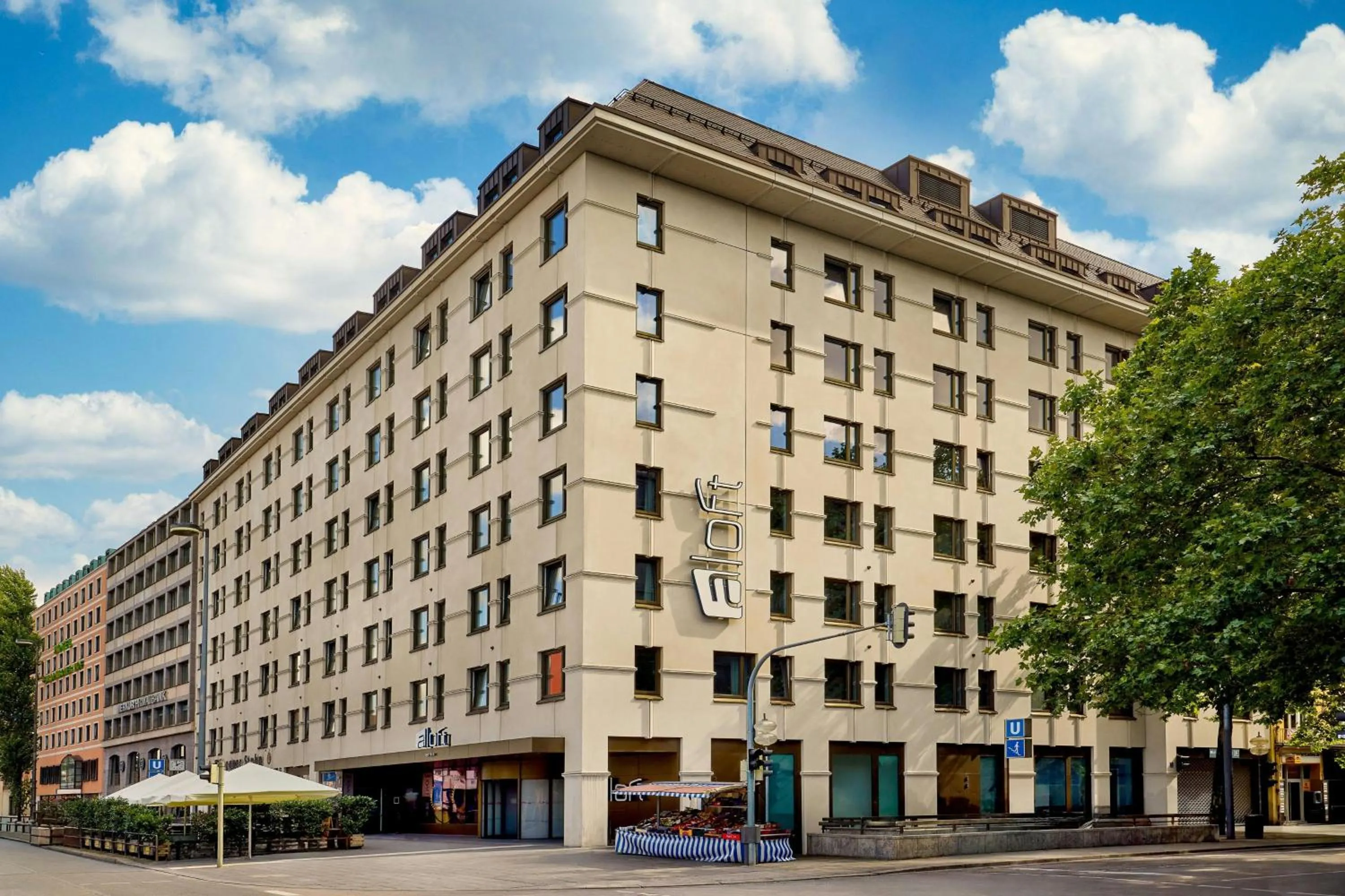 Property building in Aloft München