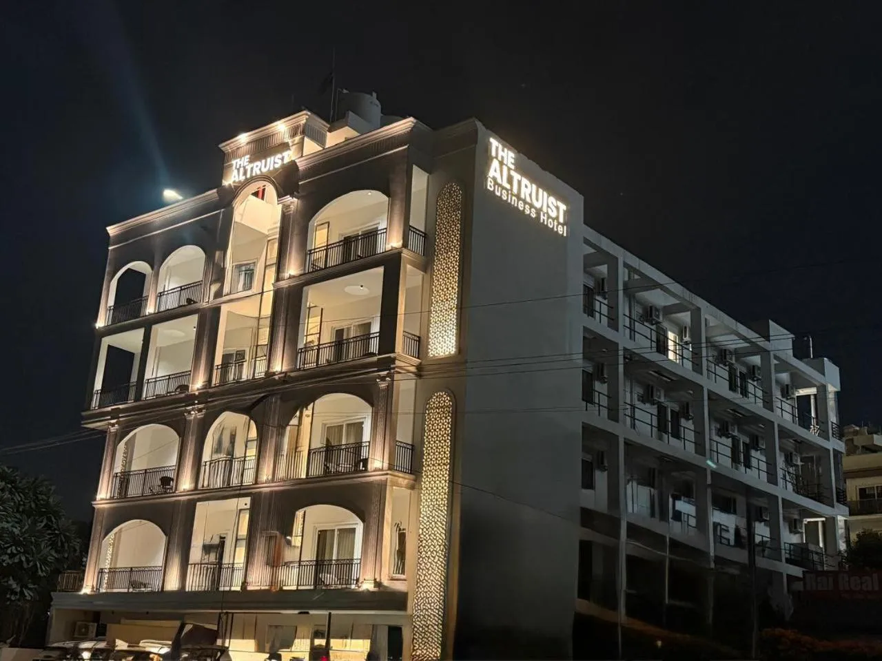 Night in The Altruist Hotel Sec-57