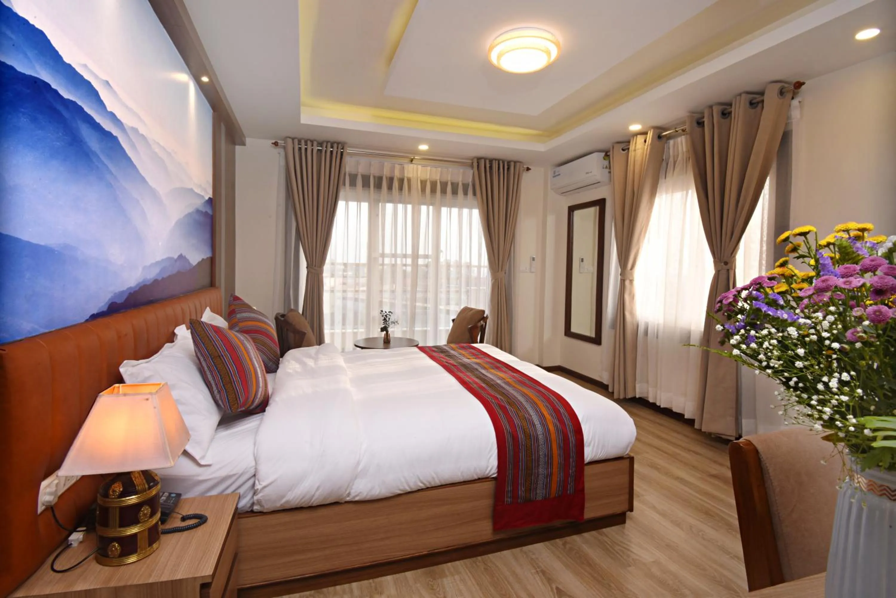 Bedroom, Bed in Hotel Sherpani