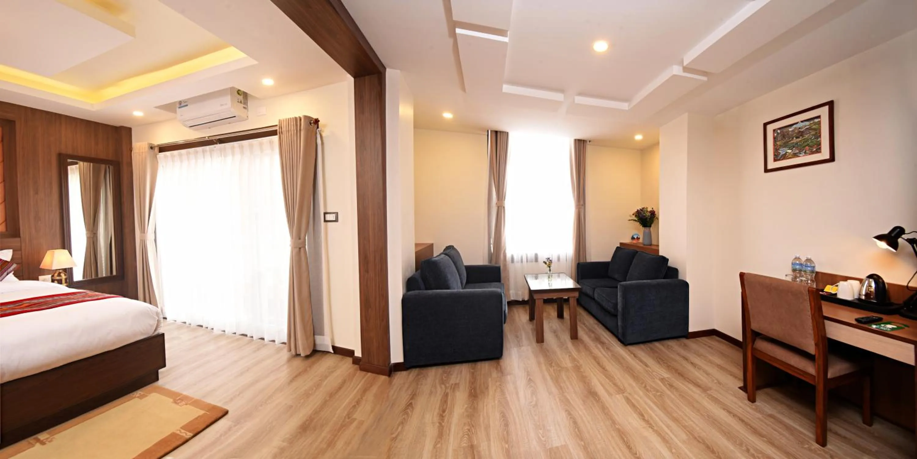 Bedroom, Bed in Hotel Sherpani