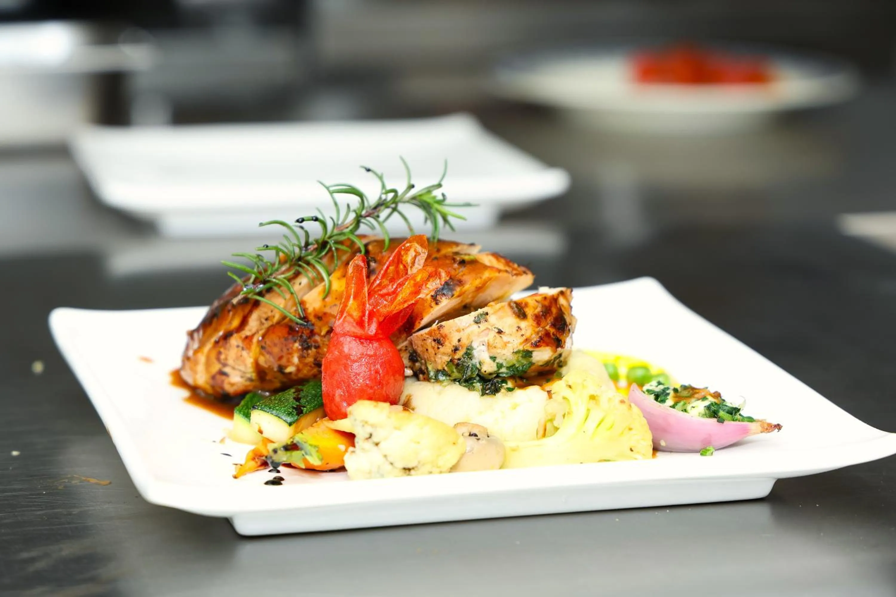 Restaurant/places to eat in Hotel Sherpani