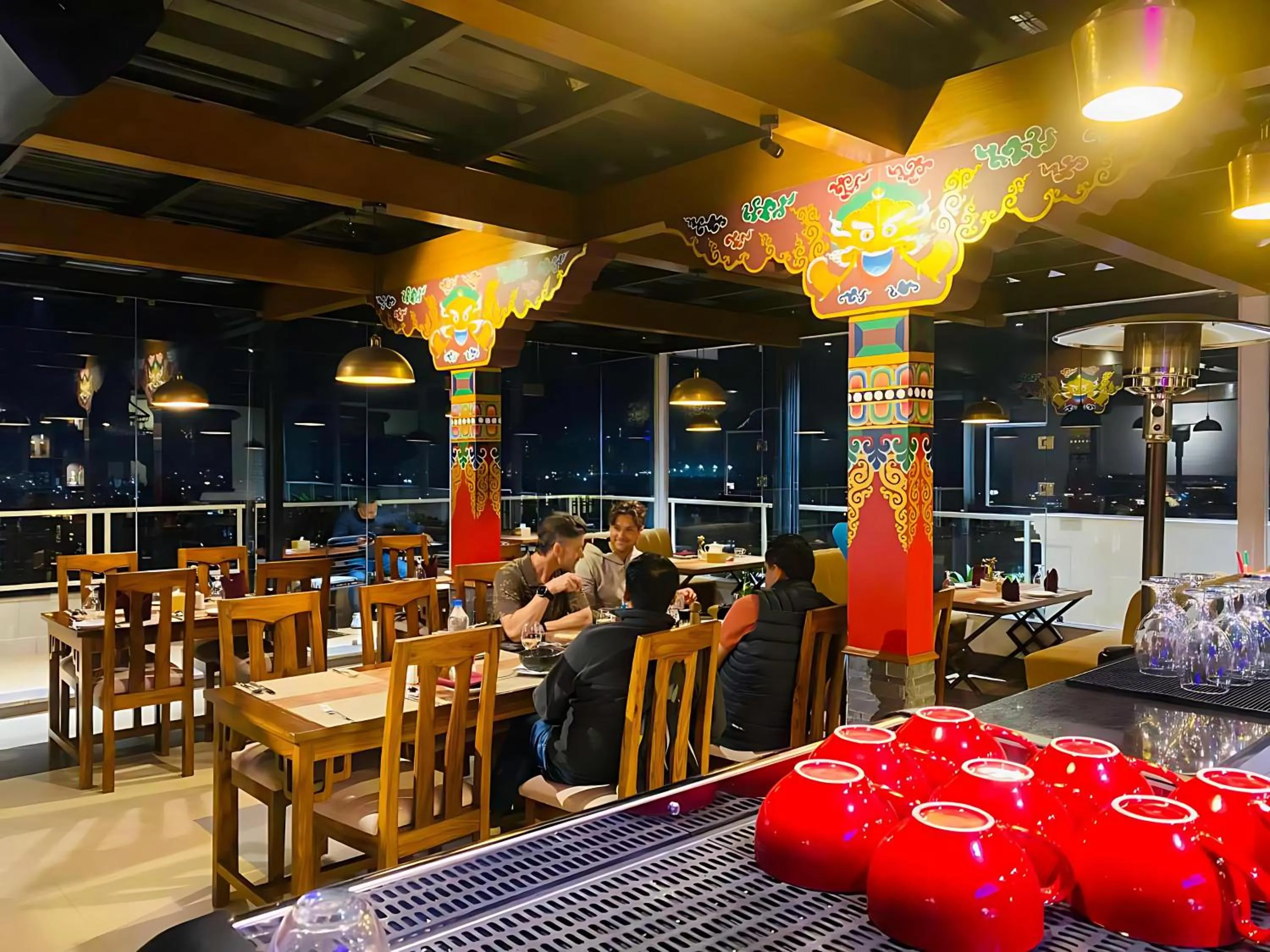 Restaurant/places to eat in Hotel Sherpani