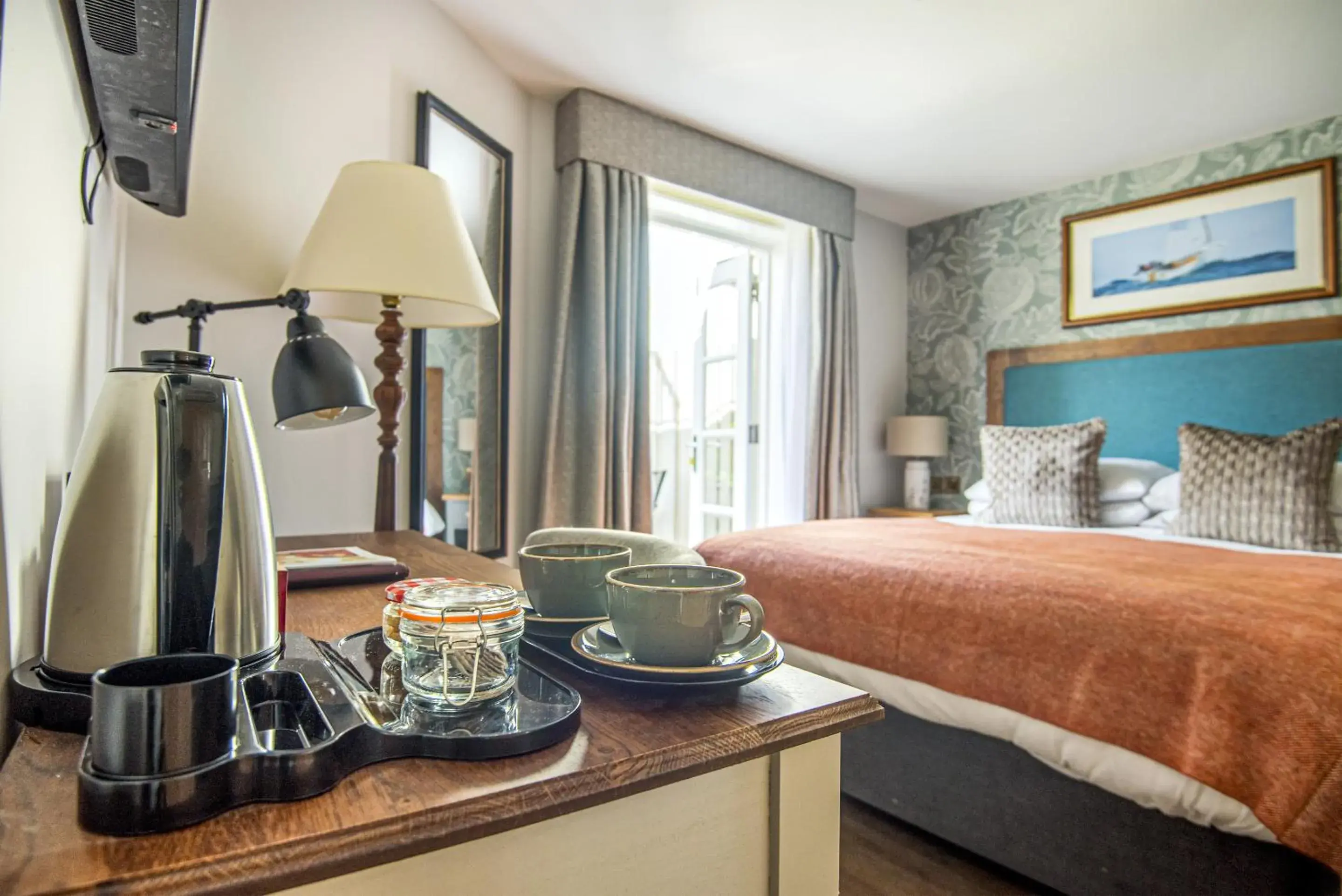 Deluxe Double Room with Shower in Cockhaven Arms Deluxe Double Room with Shower in Cockhaven Arms