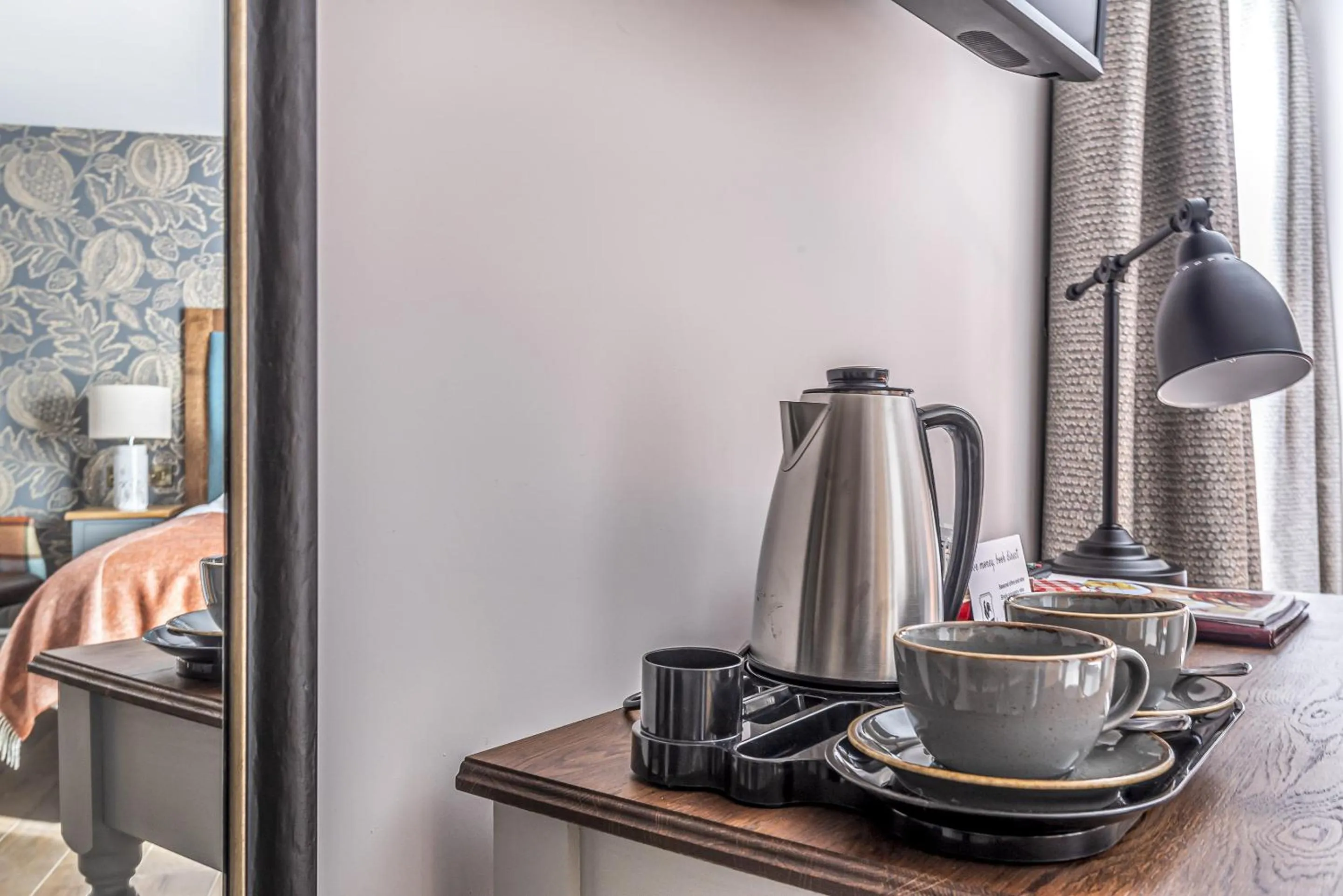 Bedroom, Bed in Cockhaven Arms