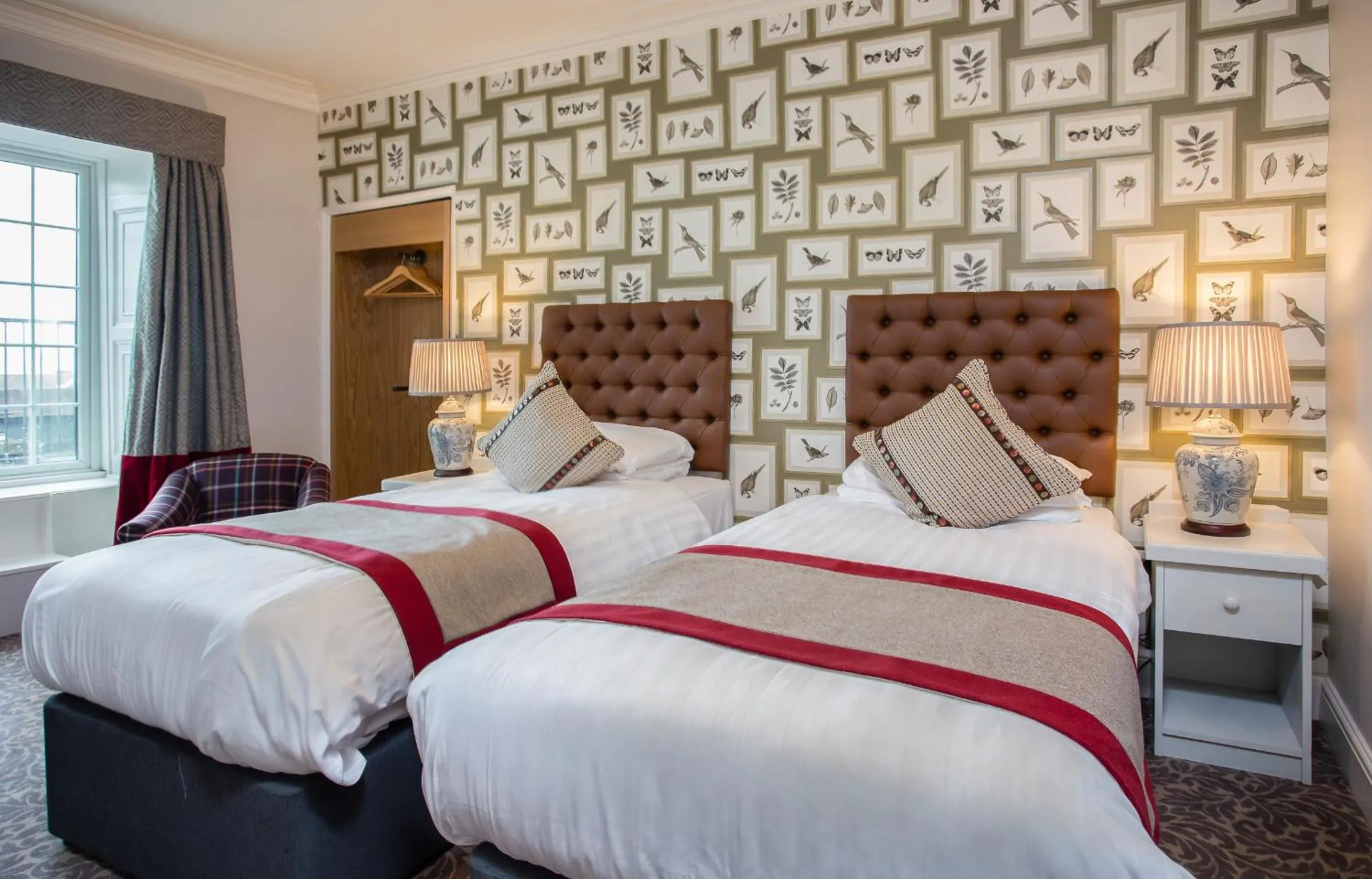 Bedroom, Bed in Cockhaven Arms