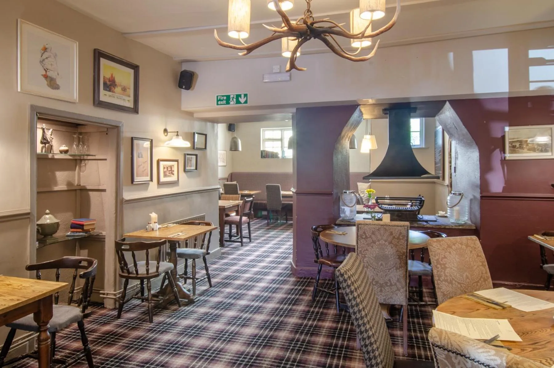 Dining area in Cockhaven Arms